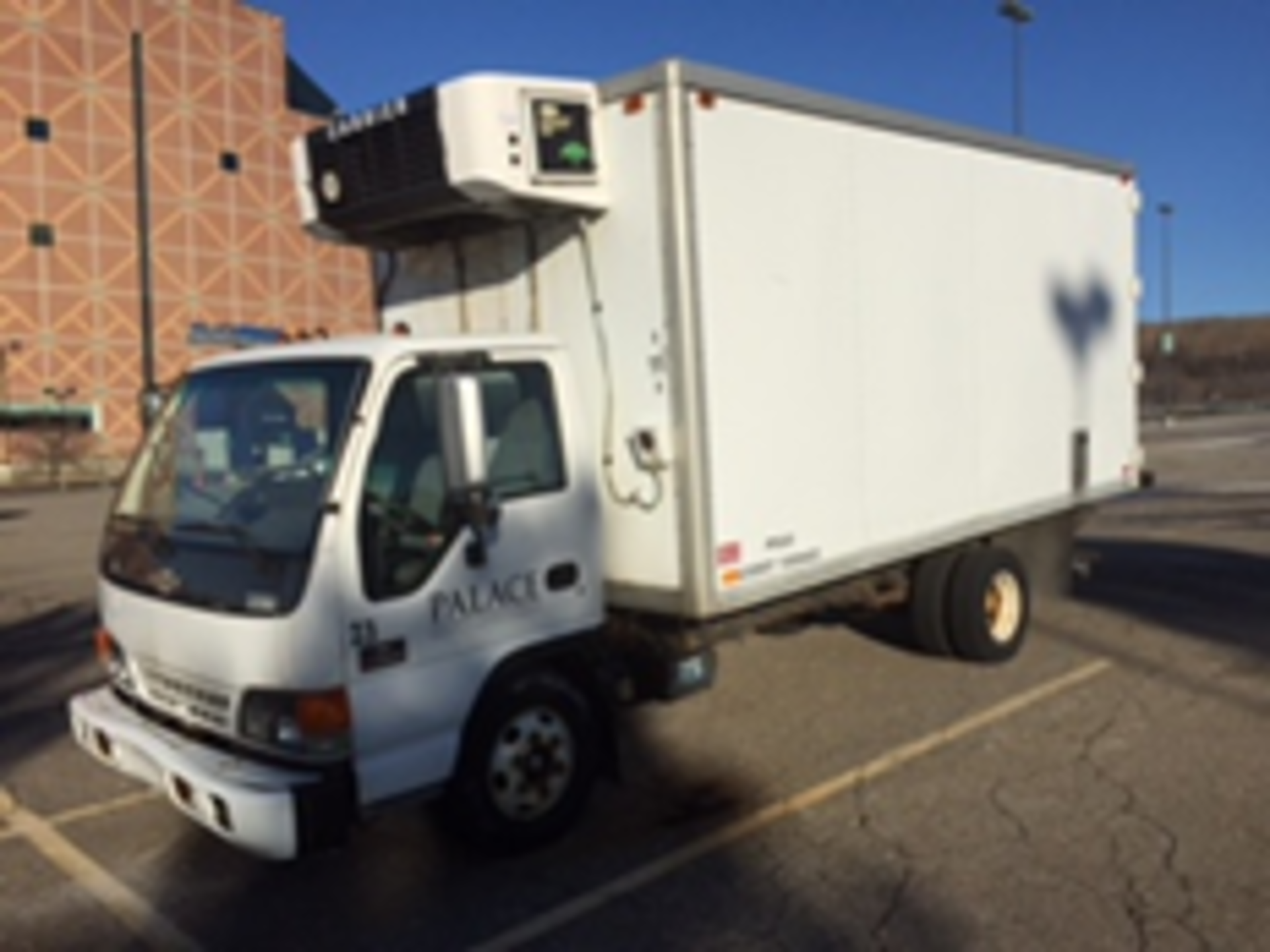 Motor Vehicle Year: 1999 Chevy 4500 White Refrigeration Truck /AA52598 Approx. Miles: 78000