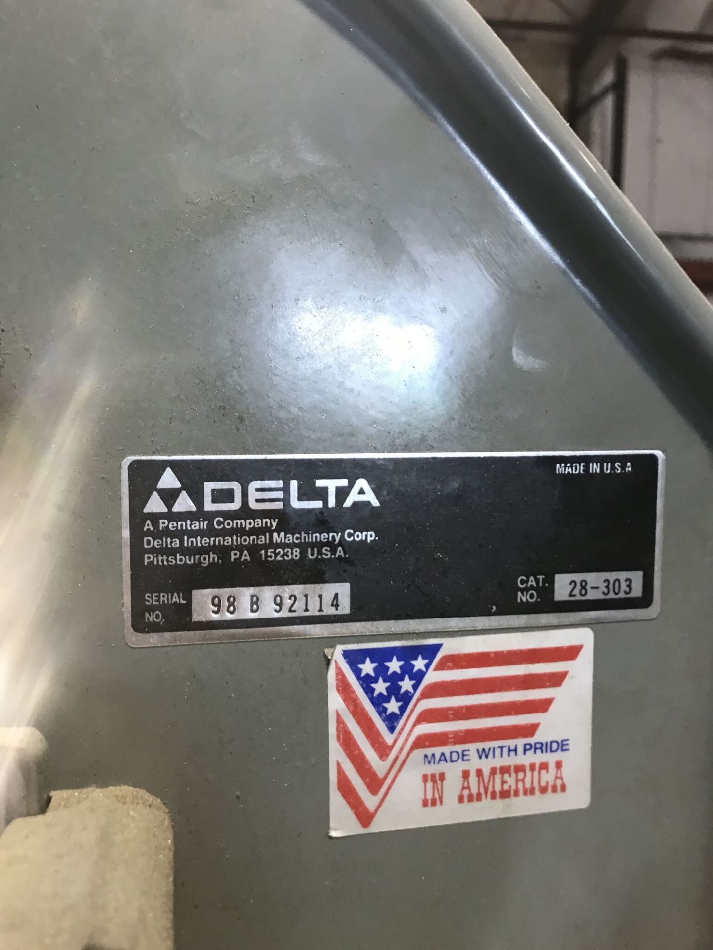 Delta Vertical Band Saw, S/N #98B92114, Cat. No #28-303; Rigging Fee: $40 - Image 3 of 3