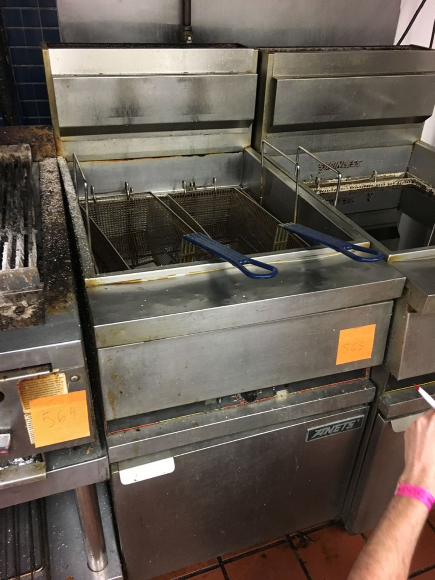 SS Fryer, Anets, 2 x 3 x 4 1/2 ft Located: Main Kitchen, adjacent to Palace Grill Asset #: N/A ***