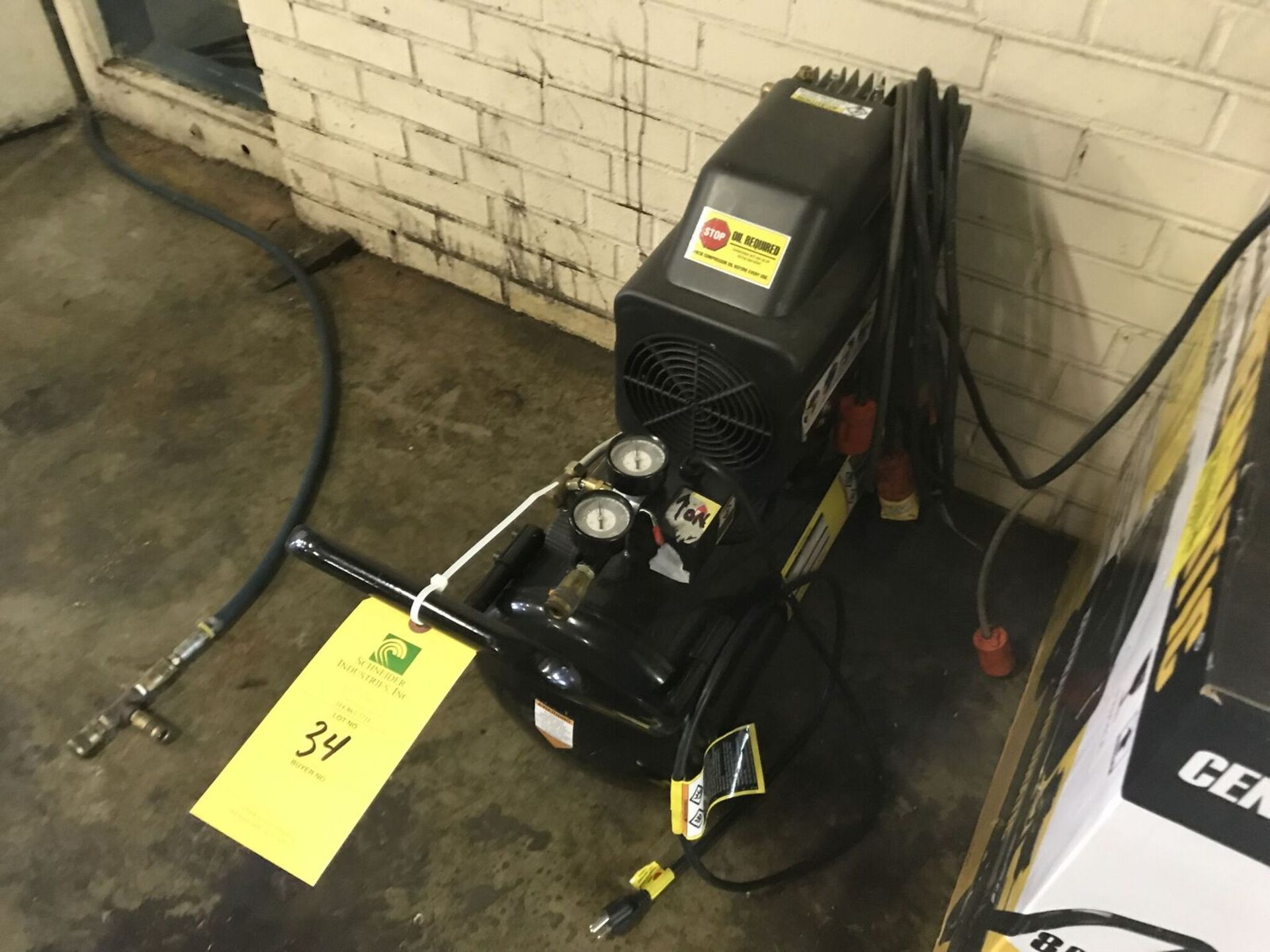 Central Pneumatic 8 Gallon Oil Lubricated Air Compressor - Image 2 of 2