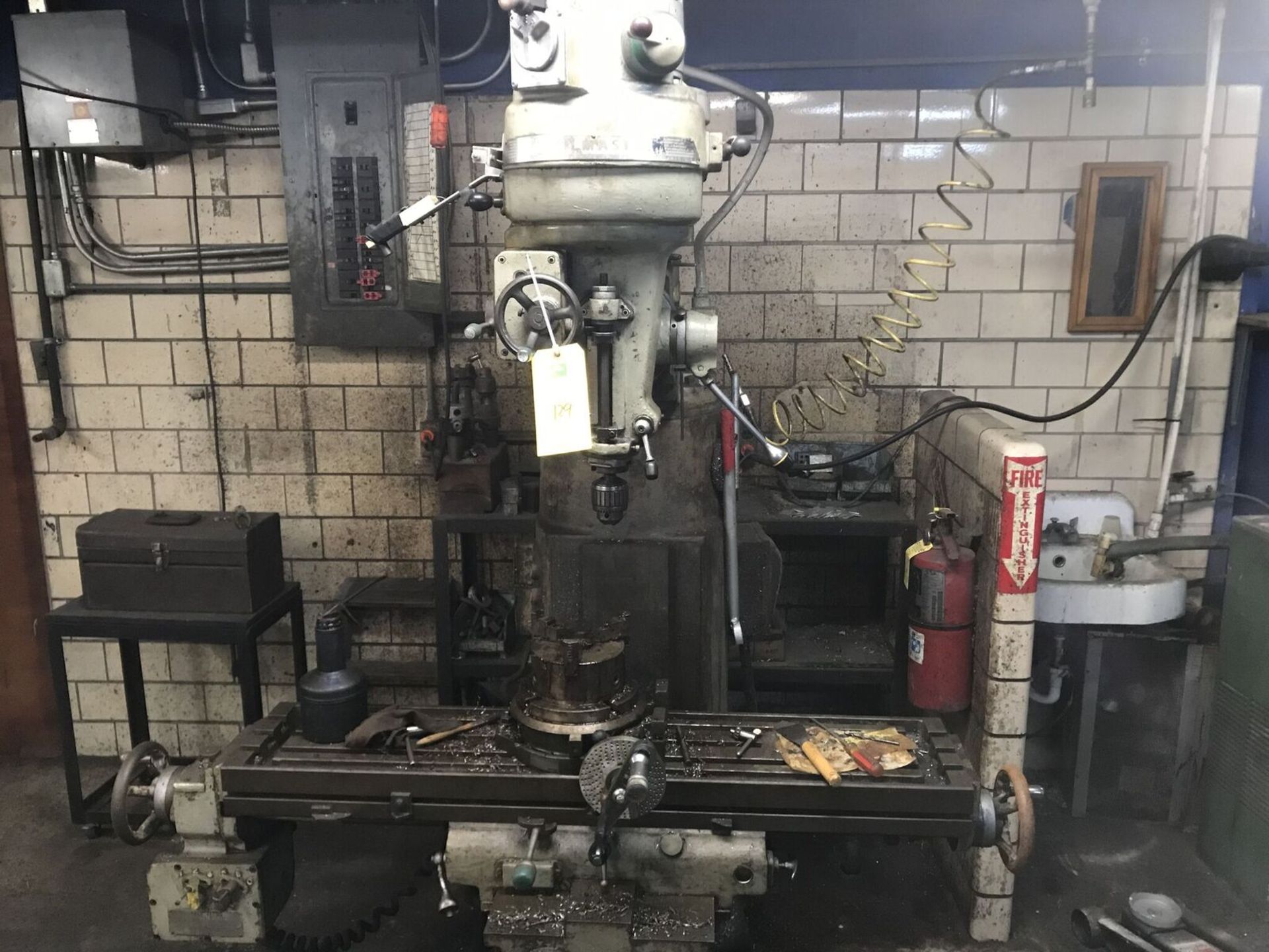 Cincinnati Brookport Milling Machine with Cen-Tech 8" Rotary Table with Indexing