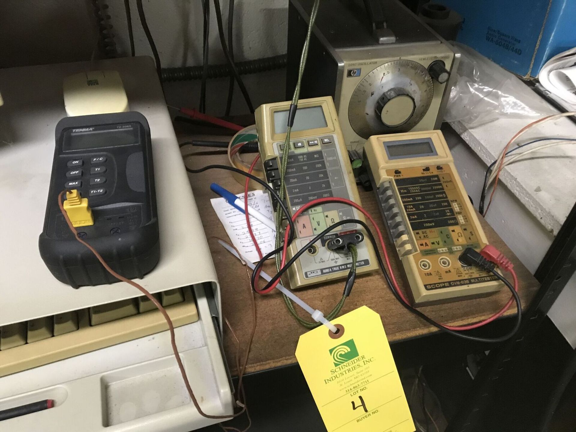 204C Oscillator Hewlett Packard & Fluke 8060A True RMS Multimeter & Tenma Audio Generator TGP110