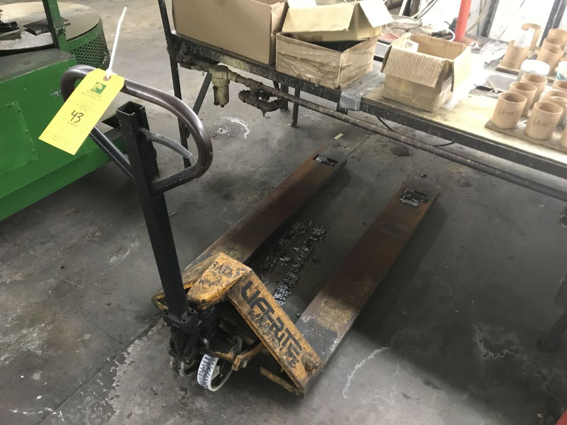 Pallet Jack (Needs Wheels)