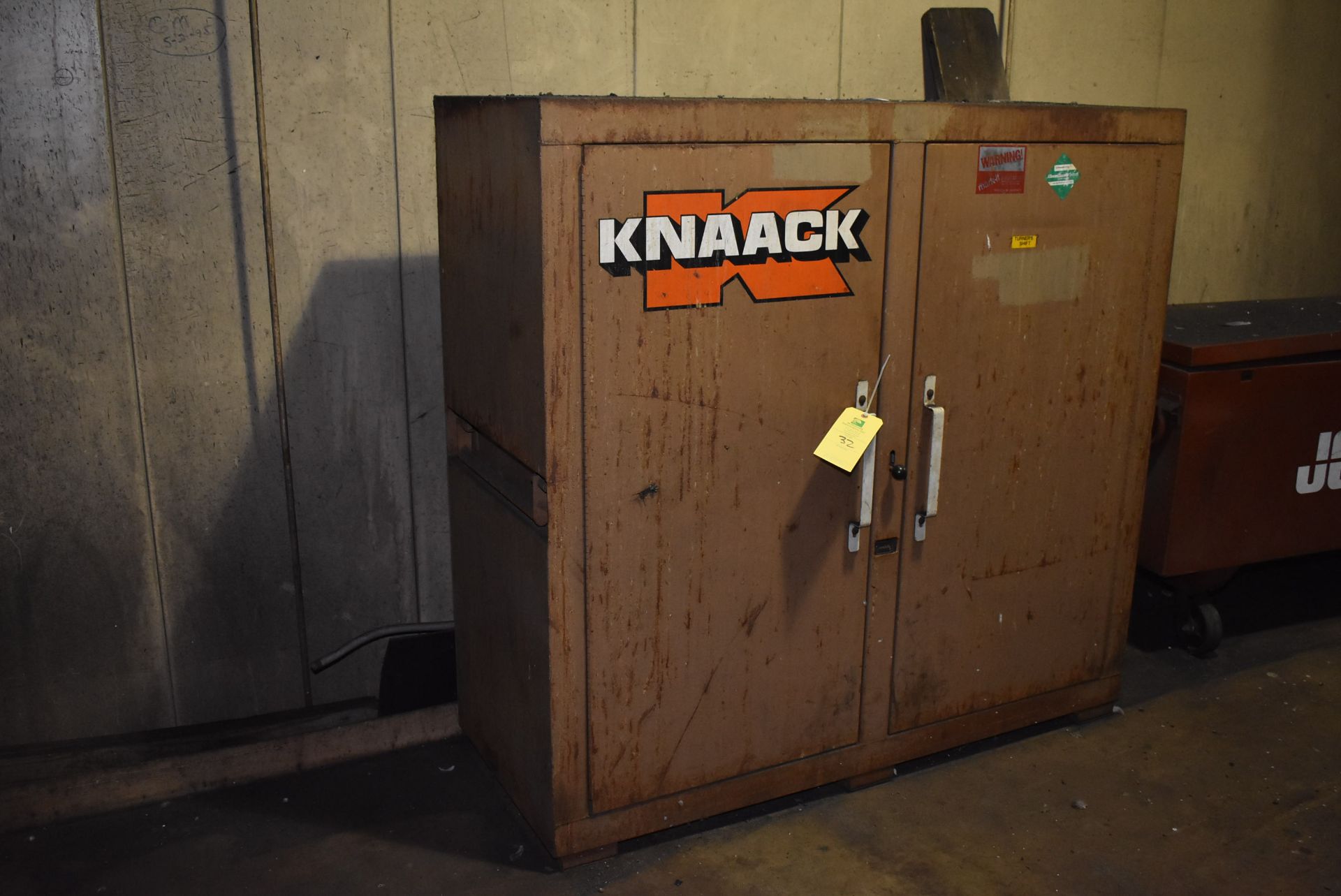 Knaack 2-Door Job Box