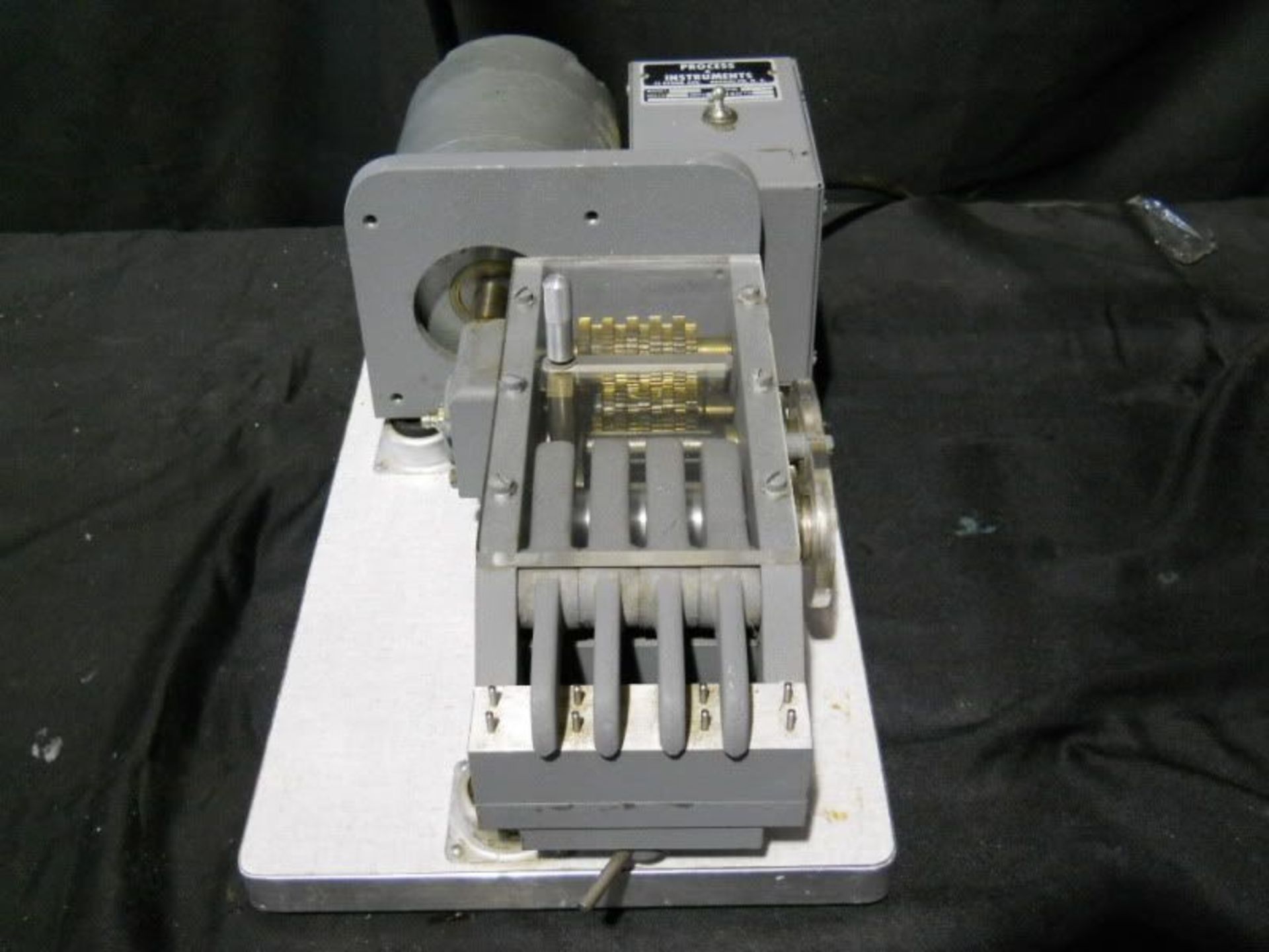 Process & Instruments Model 2 Pump, Qty 1, 220913608011 - Image 2 of 5