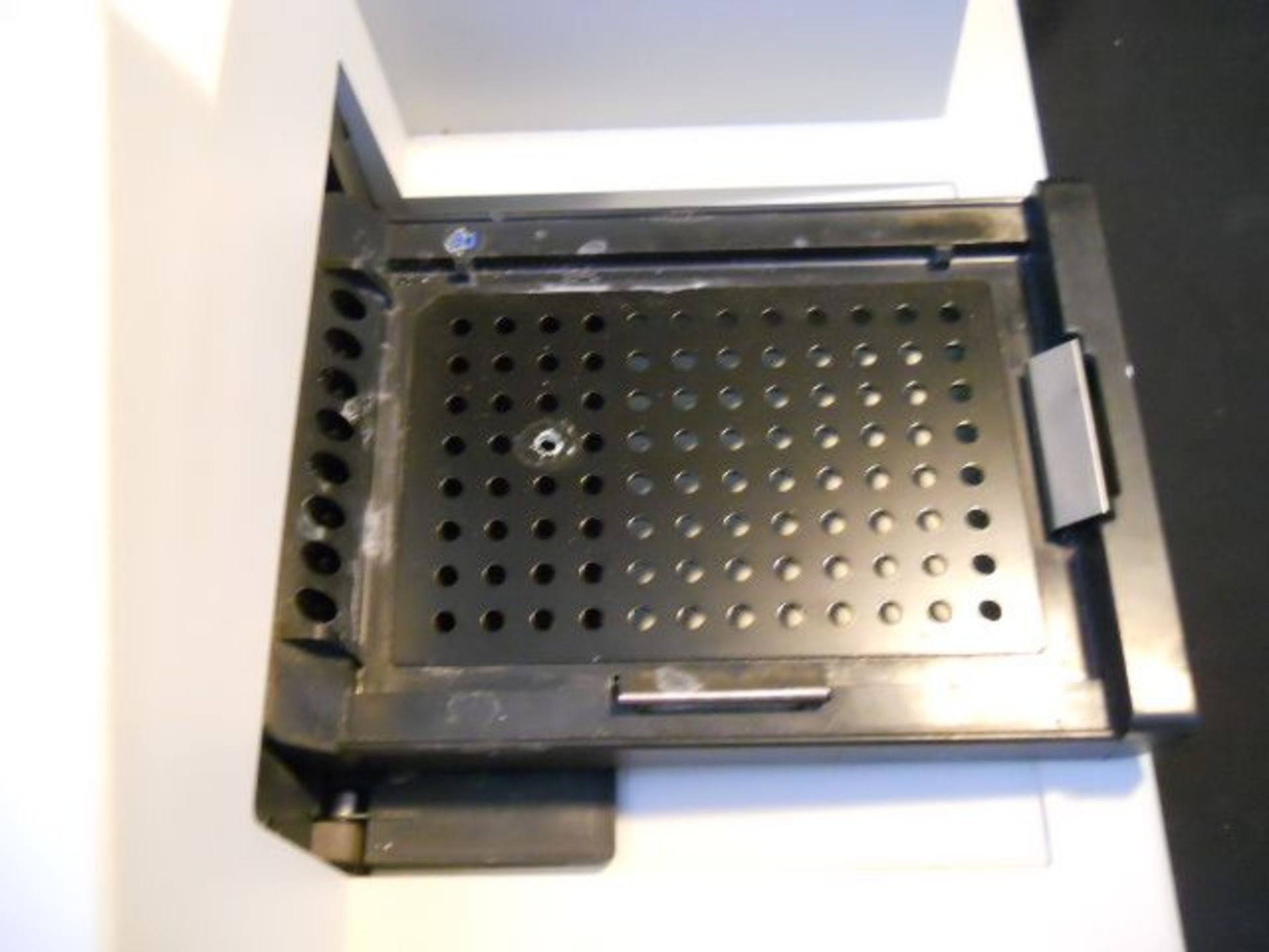 Molecular Devices SpectraMax 190 Microplate Reader Spectrophotometer Spectra Max, Qty 1, - Image 4 of 8