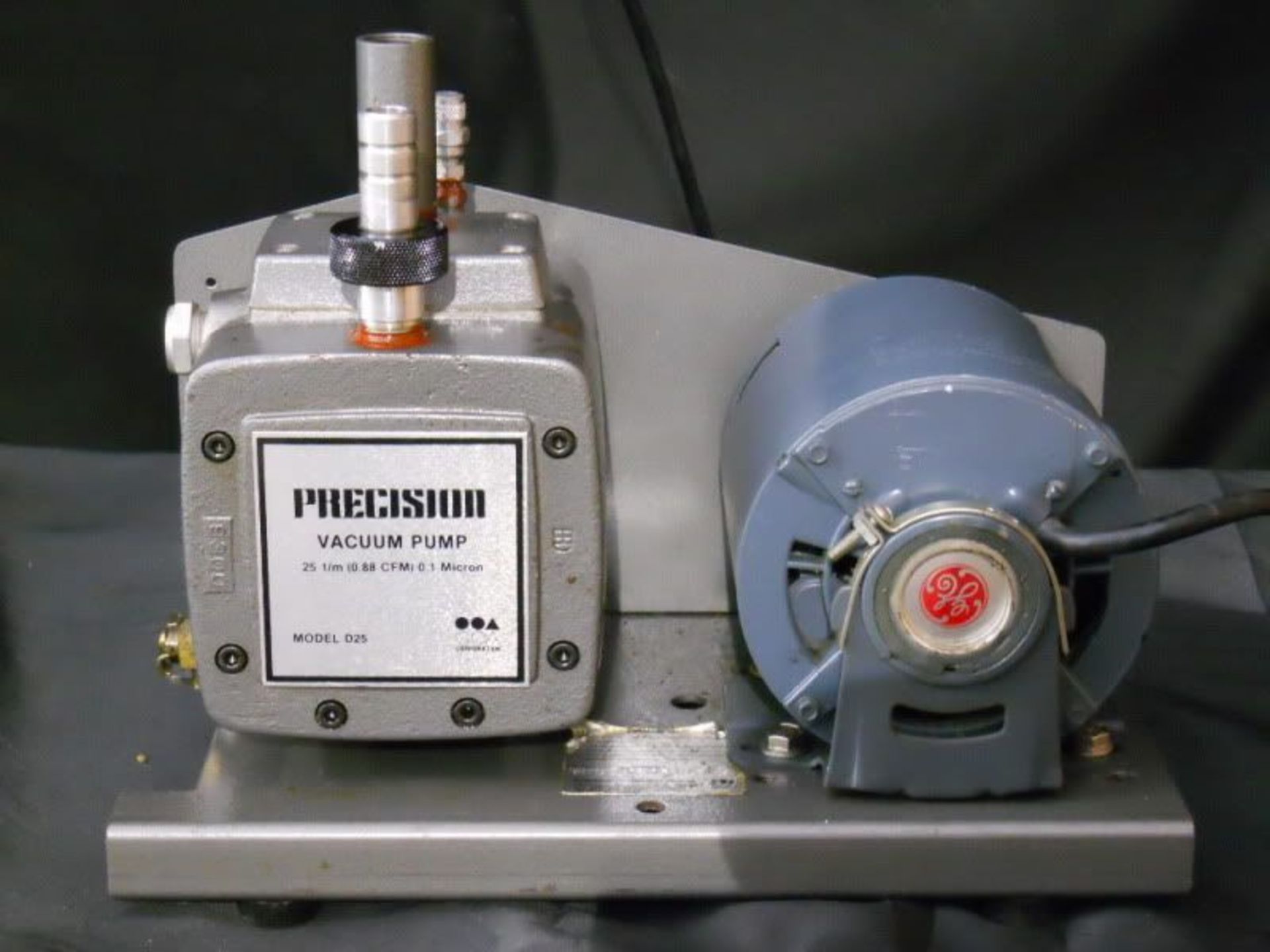 Precision Vacuum Pump Model D25, Qty 1, 330783248901