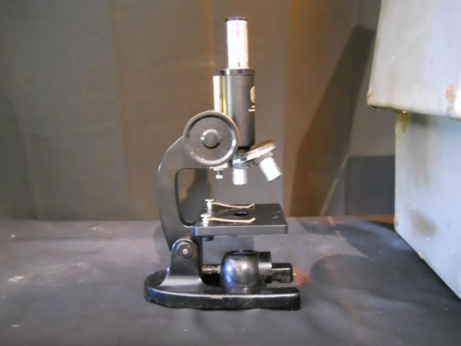 Graf Apsco Student Microscope w/ Objectives & Case, Qty 1, 321468592412 - Image 7 of 12