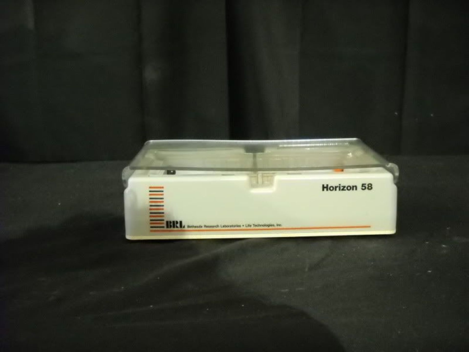 BRL Life Technologies Horizon 58 Horizontal Gel Electrophoresis System Cat#1060, Qty 1,