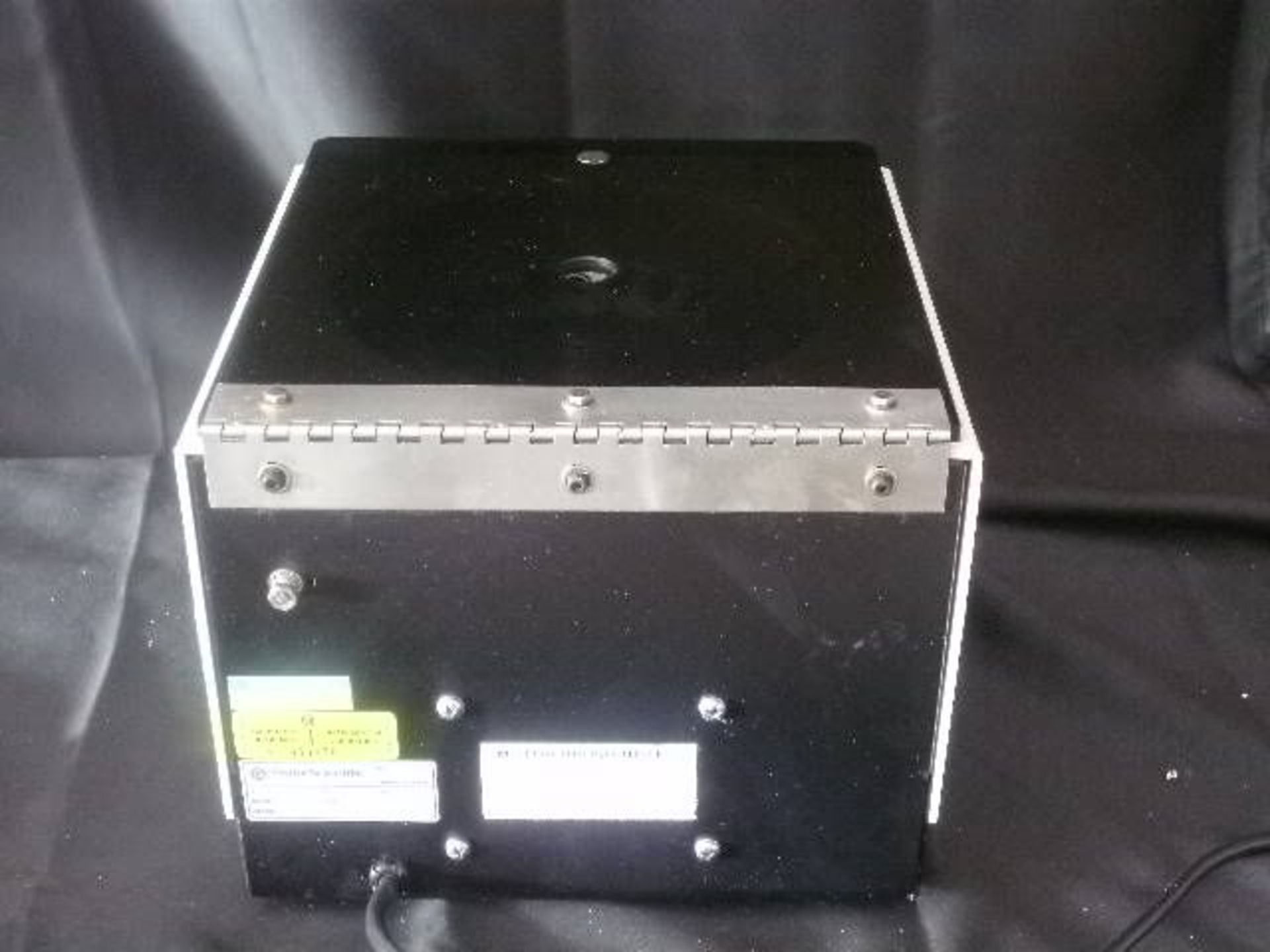 Fisher Scientific Micro Centrifuge Model 235C, Qty 1, 220878209218 - Image 4 of 6