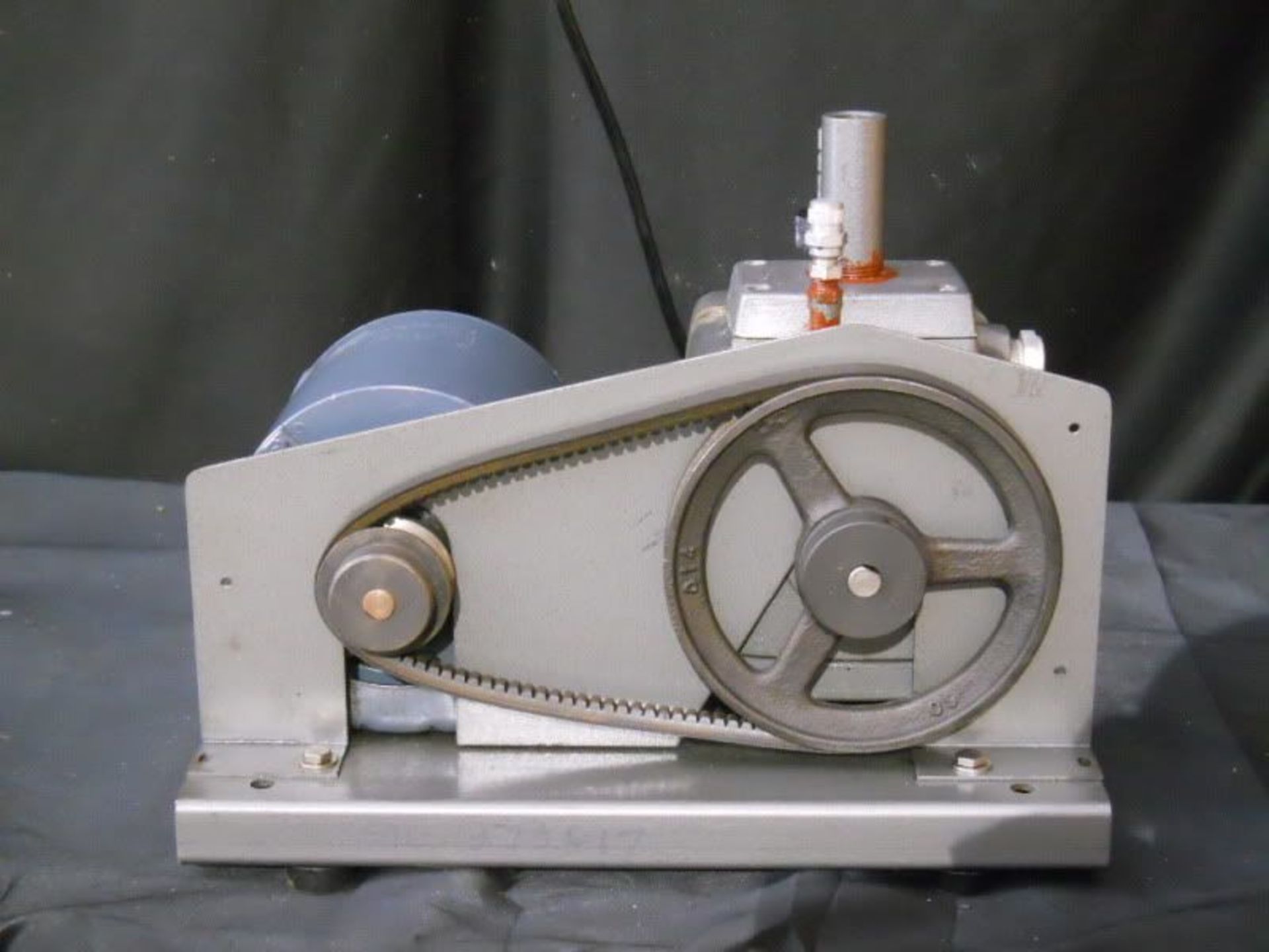 Precision Vacuum Pump Model D25, Qty 1, 330783248901 - Image 6 of 7
