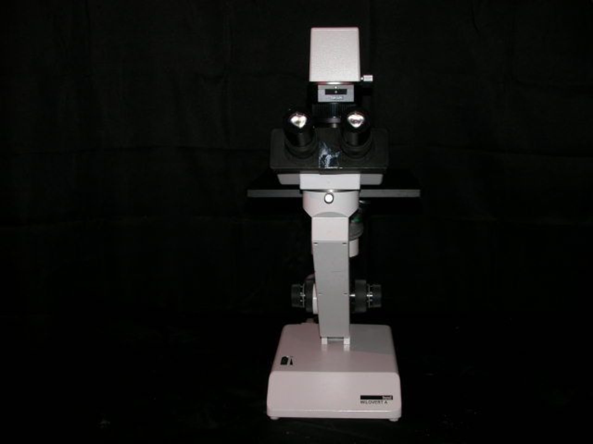 Hund Wetzlar Wilovert A Inverted Microscope 2 Ocular 3 Objectives, Qty 1, 330800442517 - Image 2 of 16