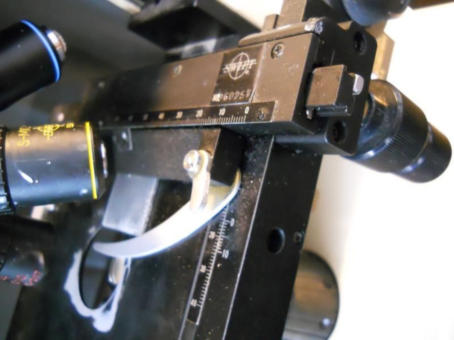 Swift Microscope M3300-D w/ Objectives (4x 10x 40x 100x M3300D) oculars NOT incl, Qty 1, - Image 12 of 14