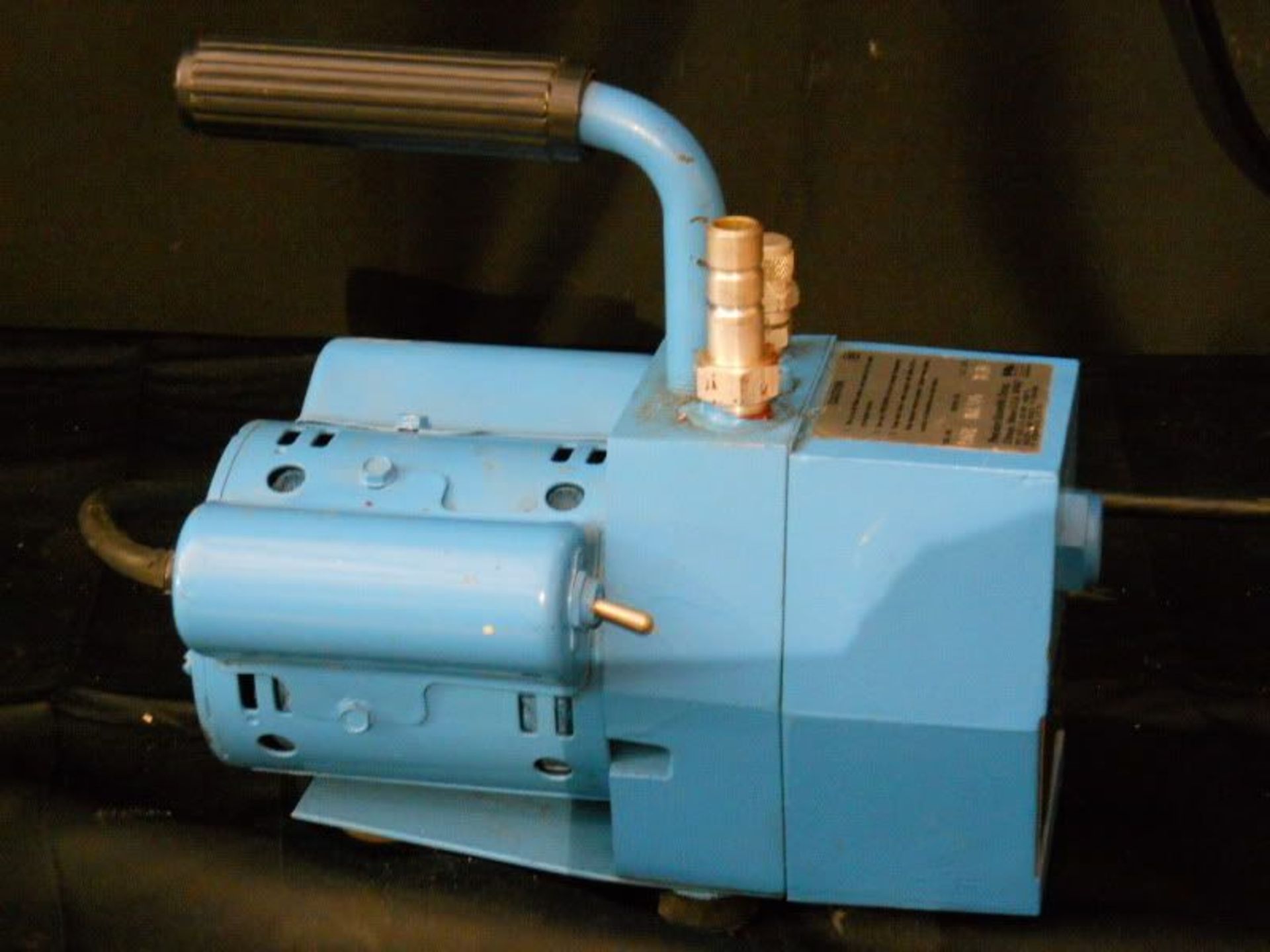 Precision Vacuum Pump Model DD20, Qty 1, 221097481291 - Image 3 of 5