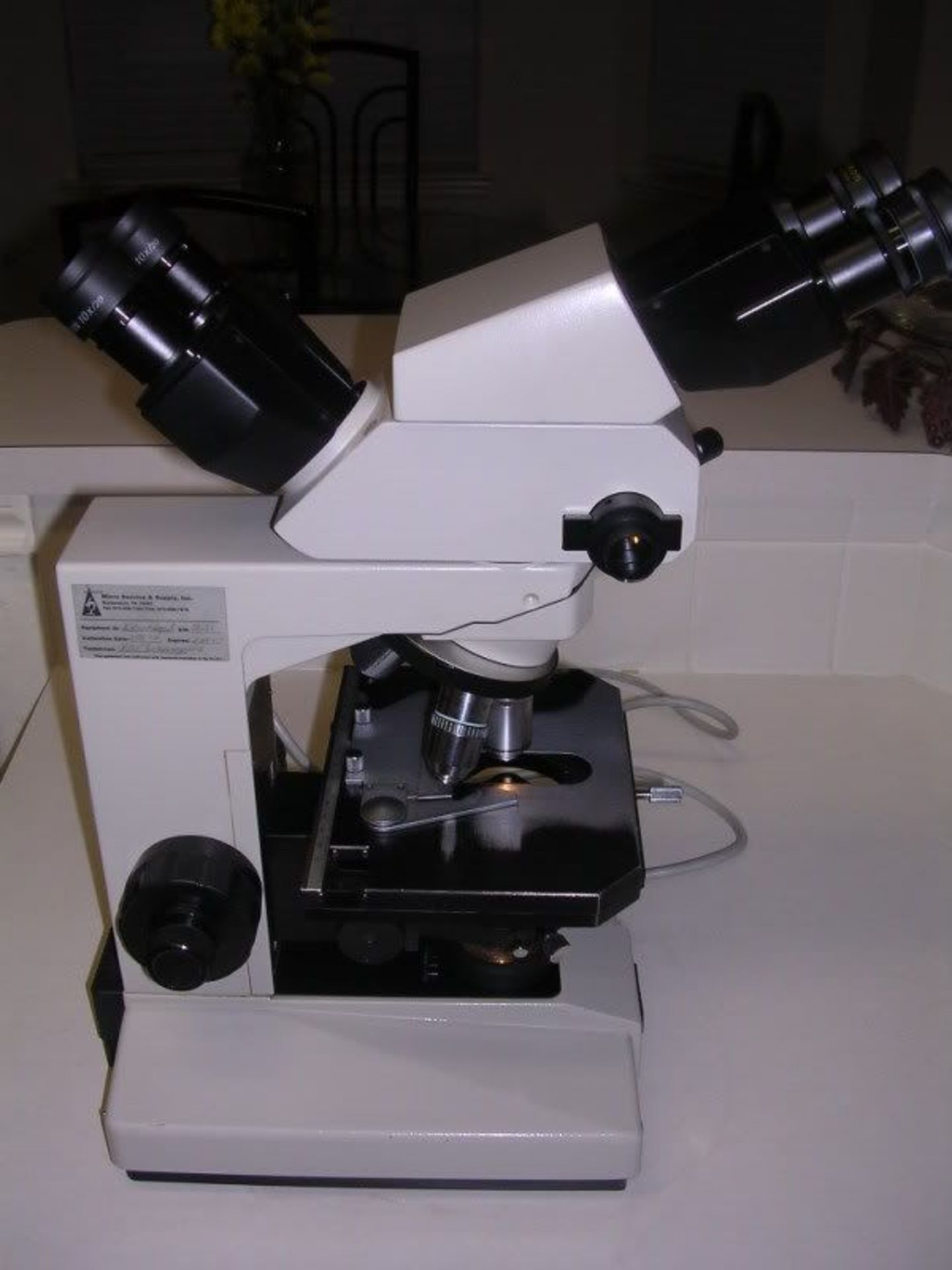 Nikon Labophot Dual Viewing Teaching Microscope, Qty 1, 320483814233 - Image 7 of 22