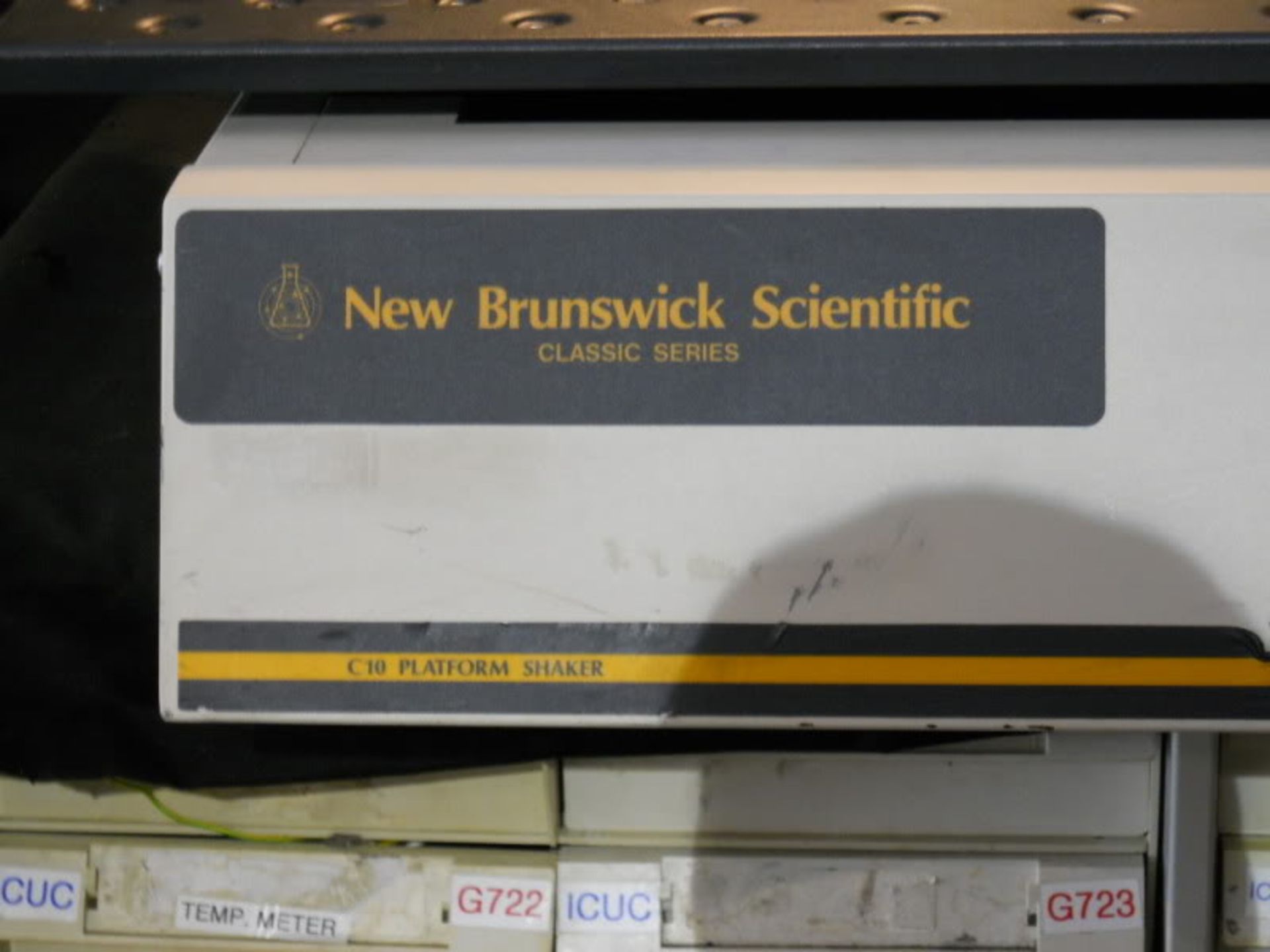New Brunswick Scientific C10 Platform Shaker MFG# M1245-0000, Qty 1, 320837023676 - Image 2 of 7