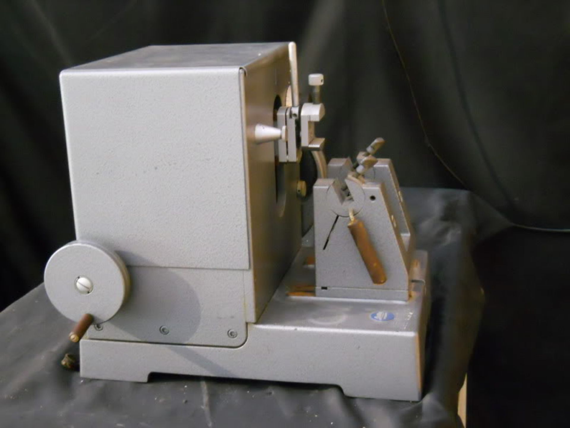 Leitz Wetzler Rotary Microtome Model 1212, Qty 1, 320935862239 - Image 2 of 4