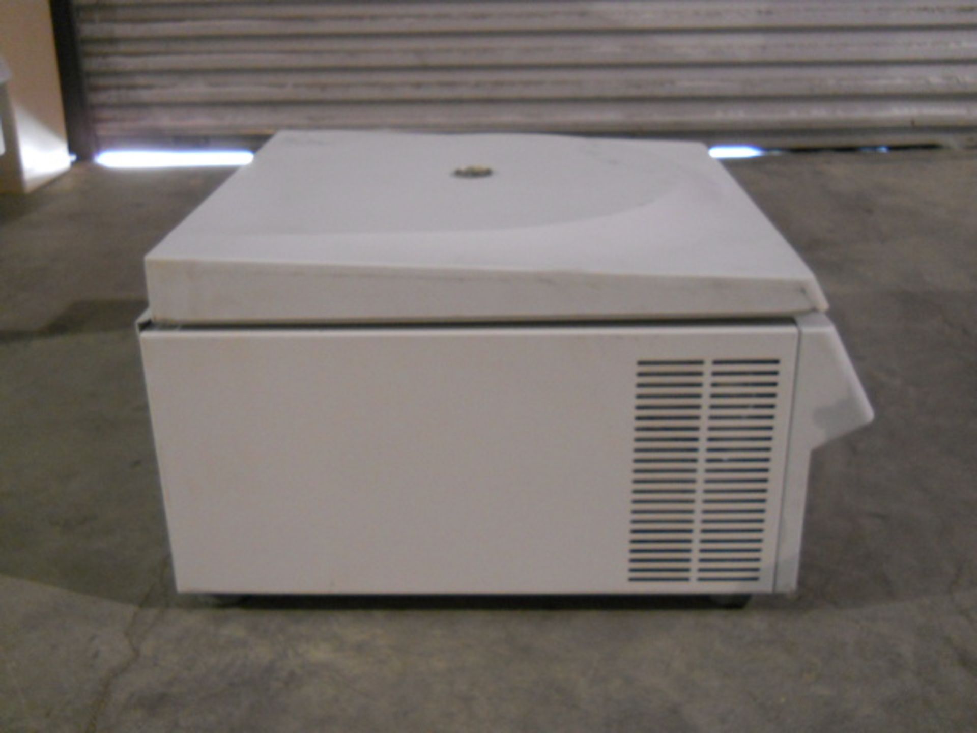 Eppendorf 5810R Refrigerated Centrifuge (For Parts Refridgerated), Qty 2, 332369478516 - Image 9 of 9