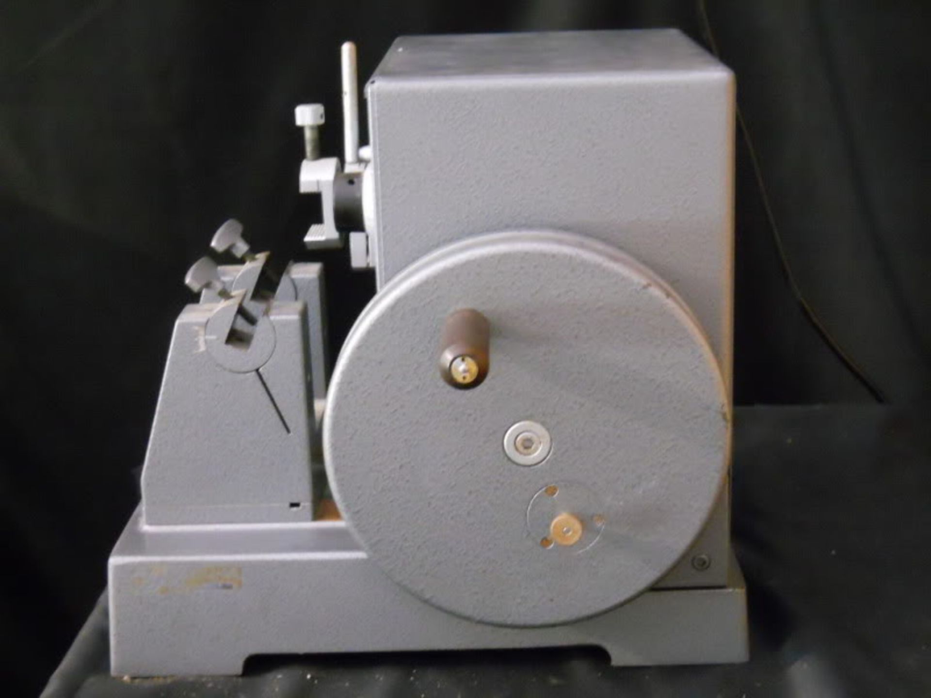 Leitz Wetzler Rotary Microtome Model 1212, Qty 1, 320935862239 - Image 4 of 4