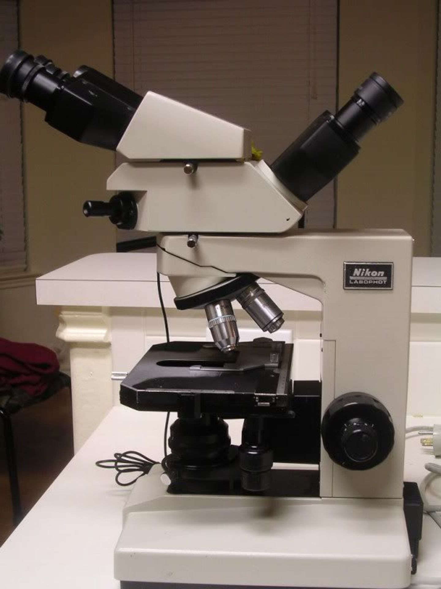 Nikon Labophot Dual Viewing Teaching Microscope, Qty 1, 320483814233 - Image 22 of 22