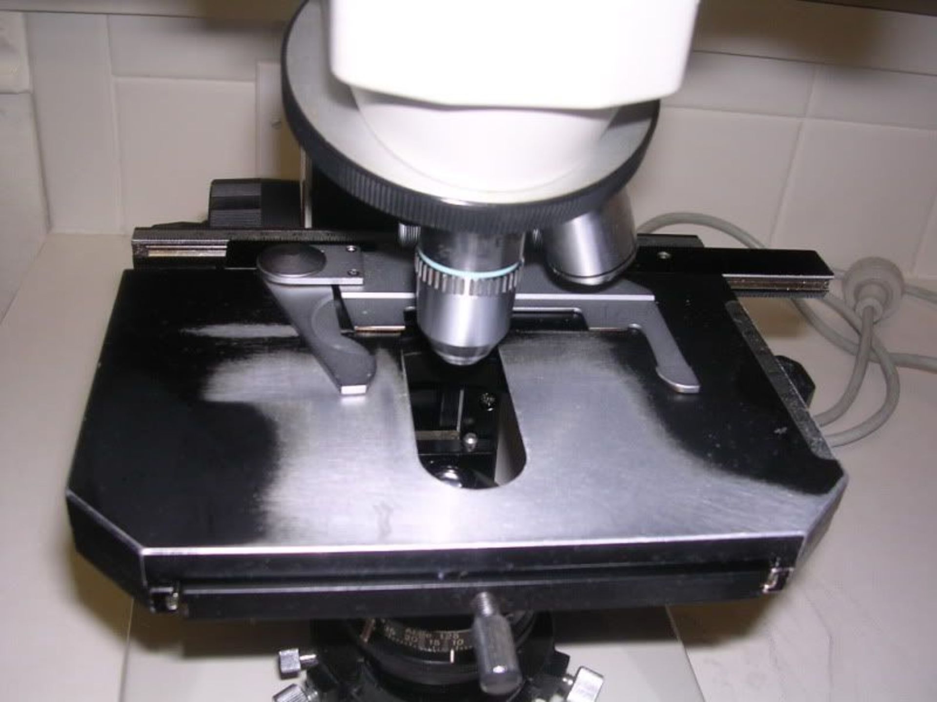 Nikon Labophot Dual Viewing Teaching Microscope, Qty 1, 320483814233 - Image 19 of 22