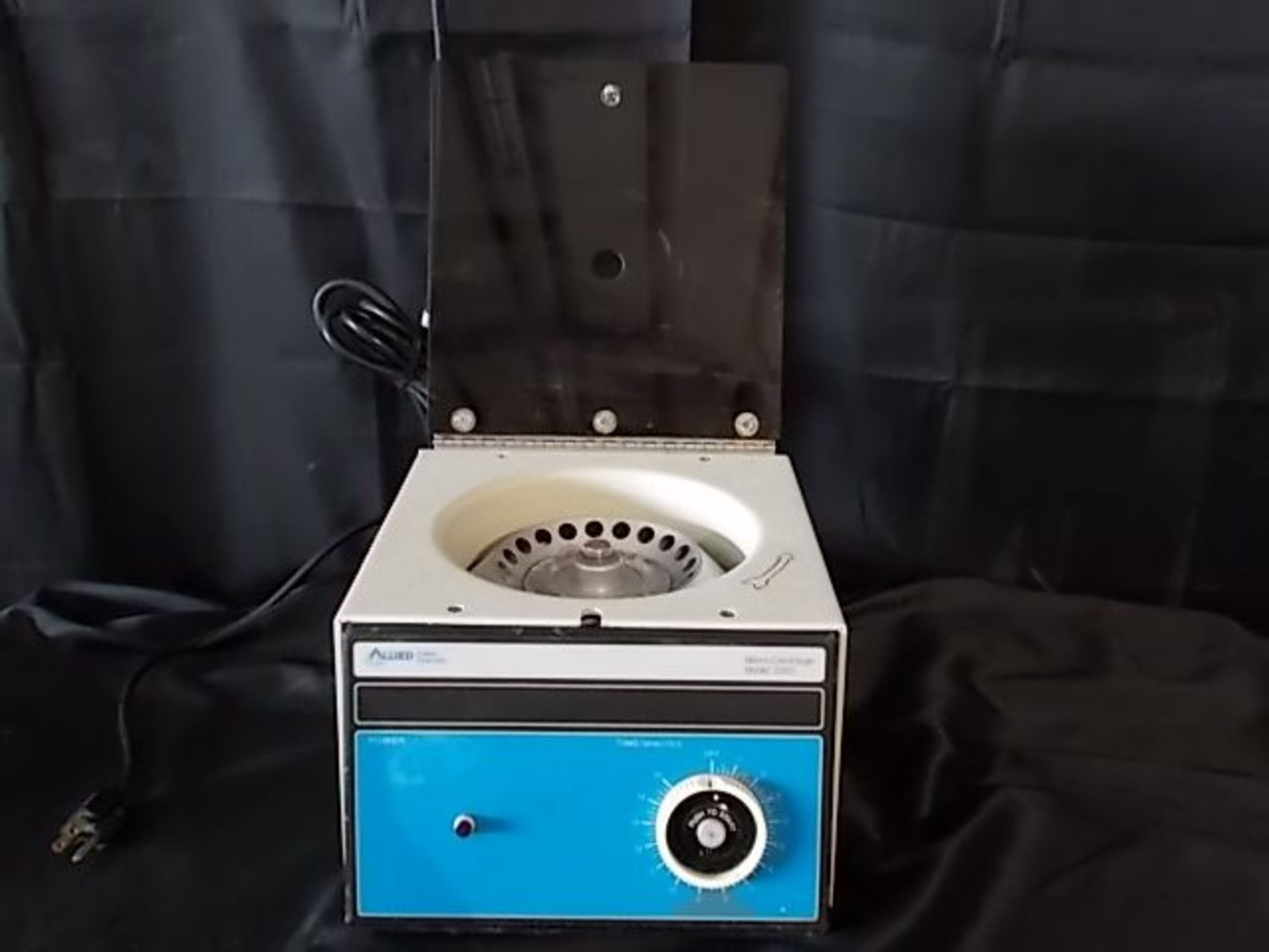 Fisher Scientific Micro Centrifuge Model 235C (n), Qty 1, 221191499323 - Image 2 of 6