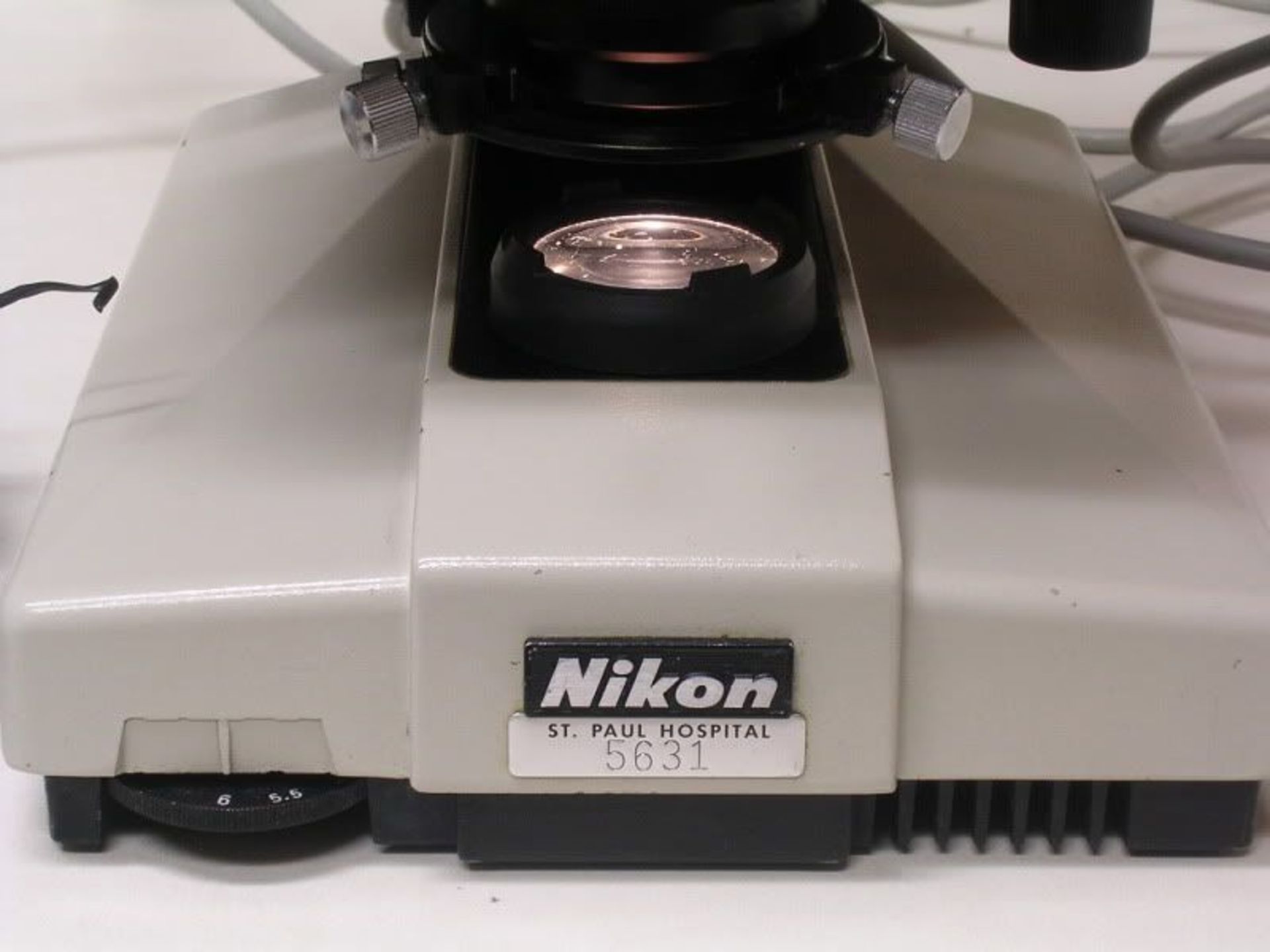 Nikon Labophot Dual Viewing Teaching Microscope, Qty 1, 320483814233 - Image 4 of 22