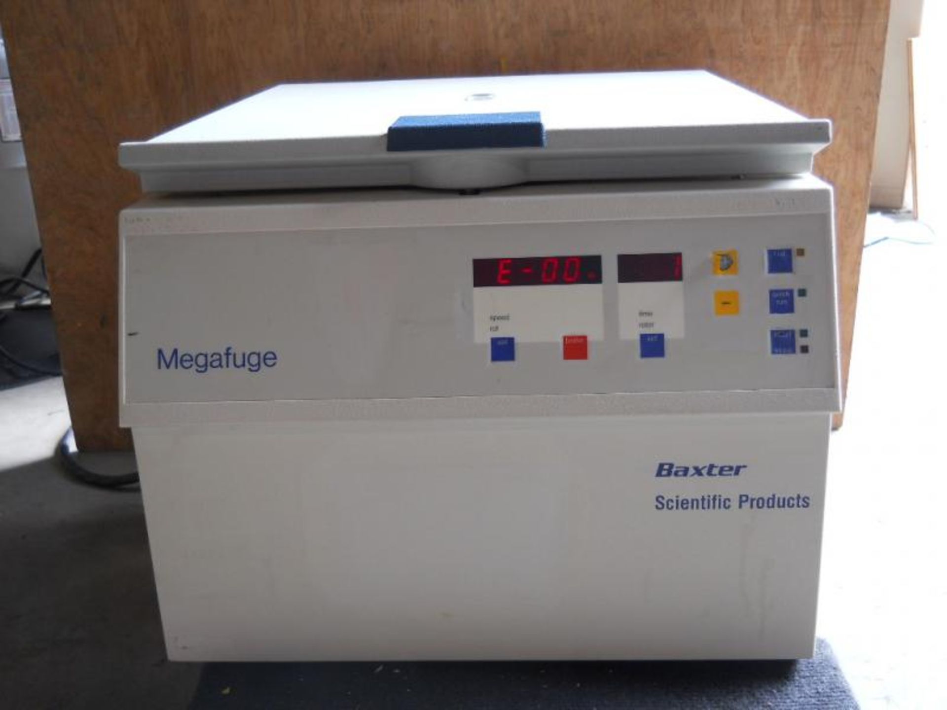 Heraeus Baxter Megafuge Centrifuge Model 2630 (For Parts), Qty 1, 331025601009