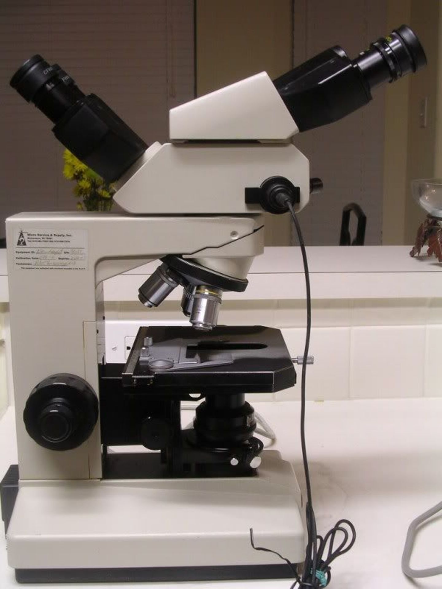 Nikon Labophot Dual Viewing Teaching Microscope, Qty 1, 320483814233 - Image 20 of 22