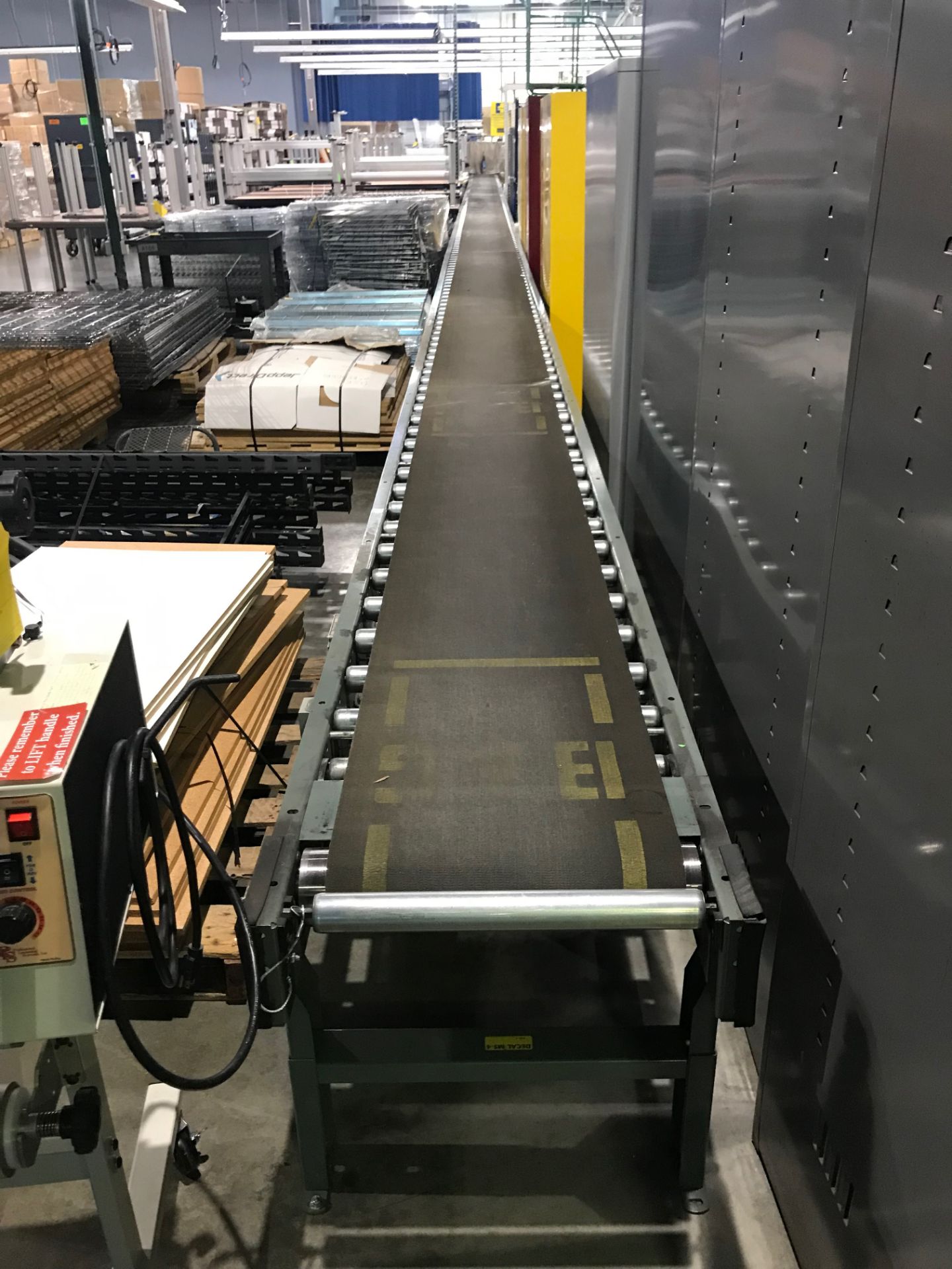 Hytrol Conveyor w/ Varidrive Motor and RFID Sensor, Approximately 90 ft long x 18 in wide; Serial# - Image 13 of 14