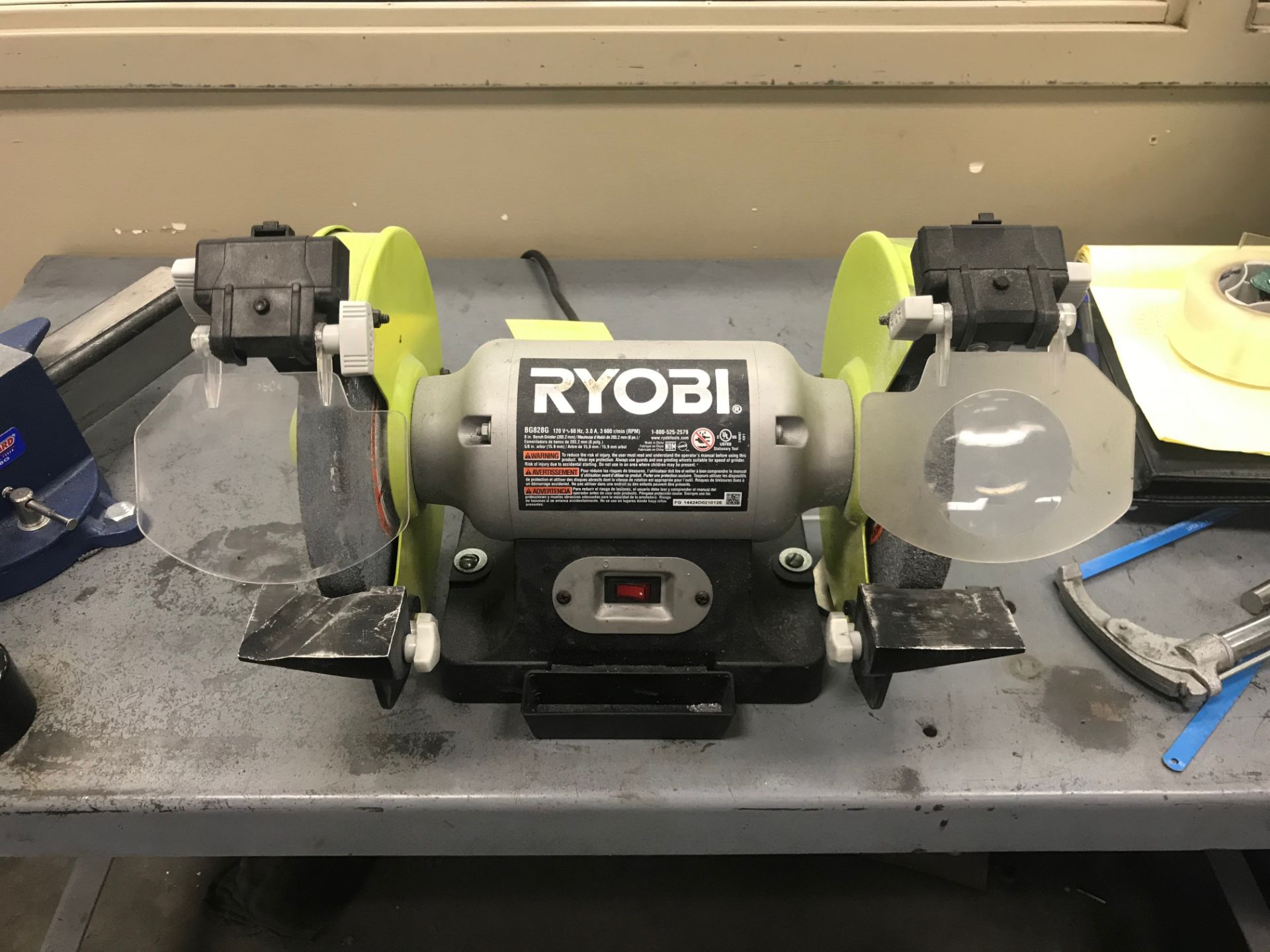 Ryobi Bench Grinder and Vice, Removal Fee: $30