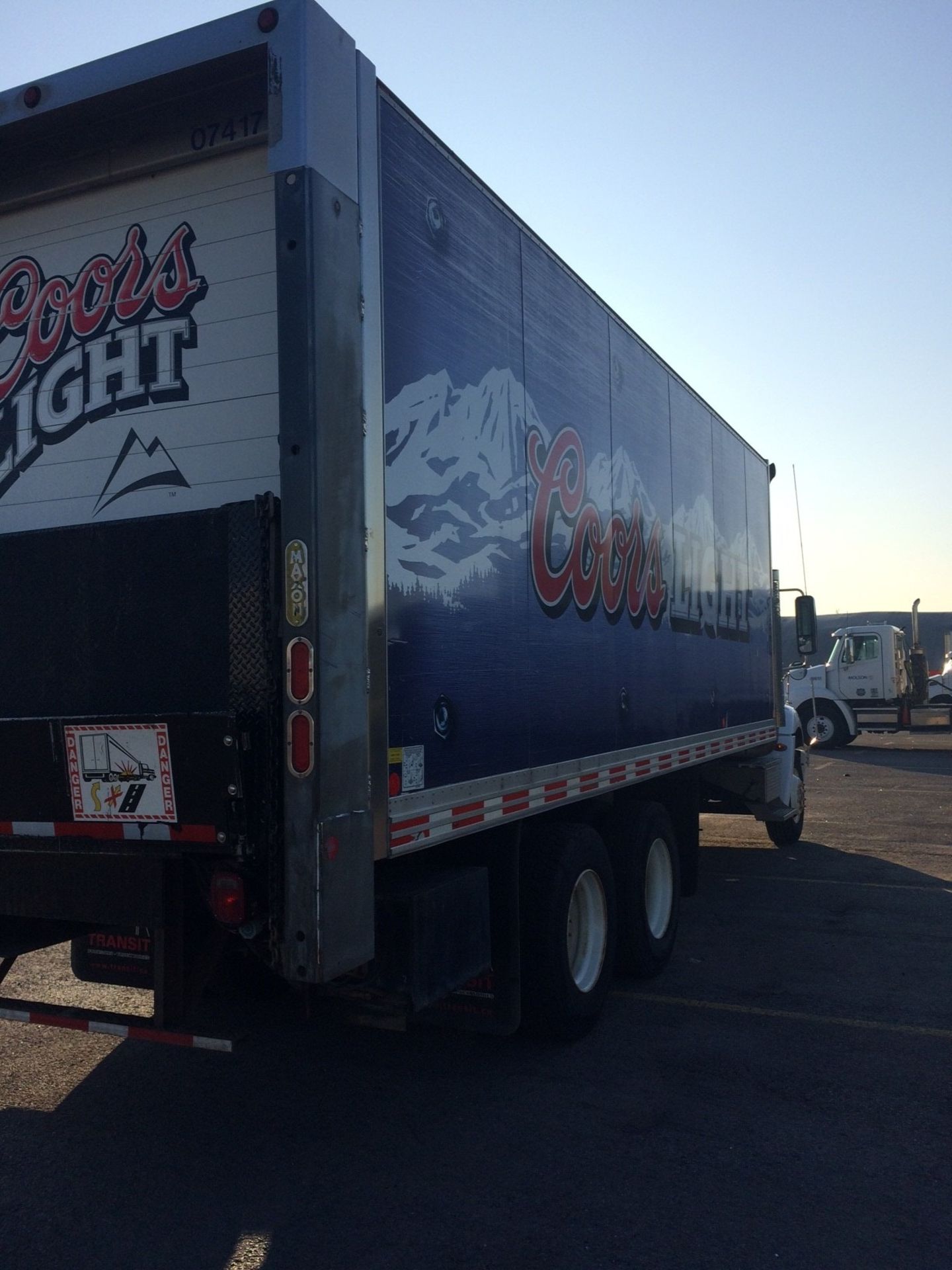 2007 Freight Truck, Model CL112, Straight Body 24ft with Rail, Lift Gate 6600lb cap. - Image 6 of 11