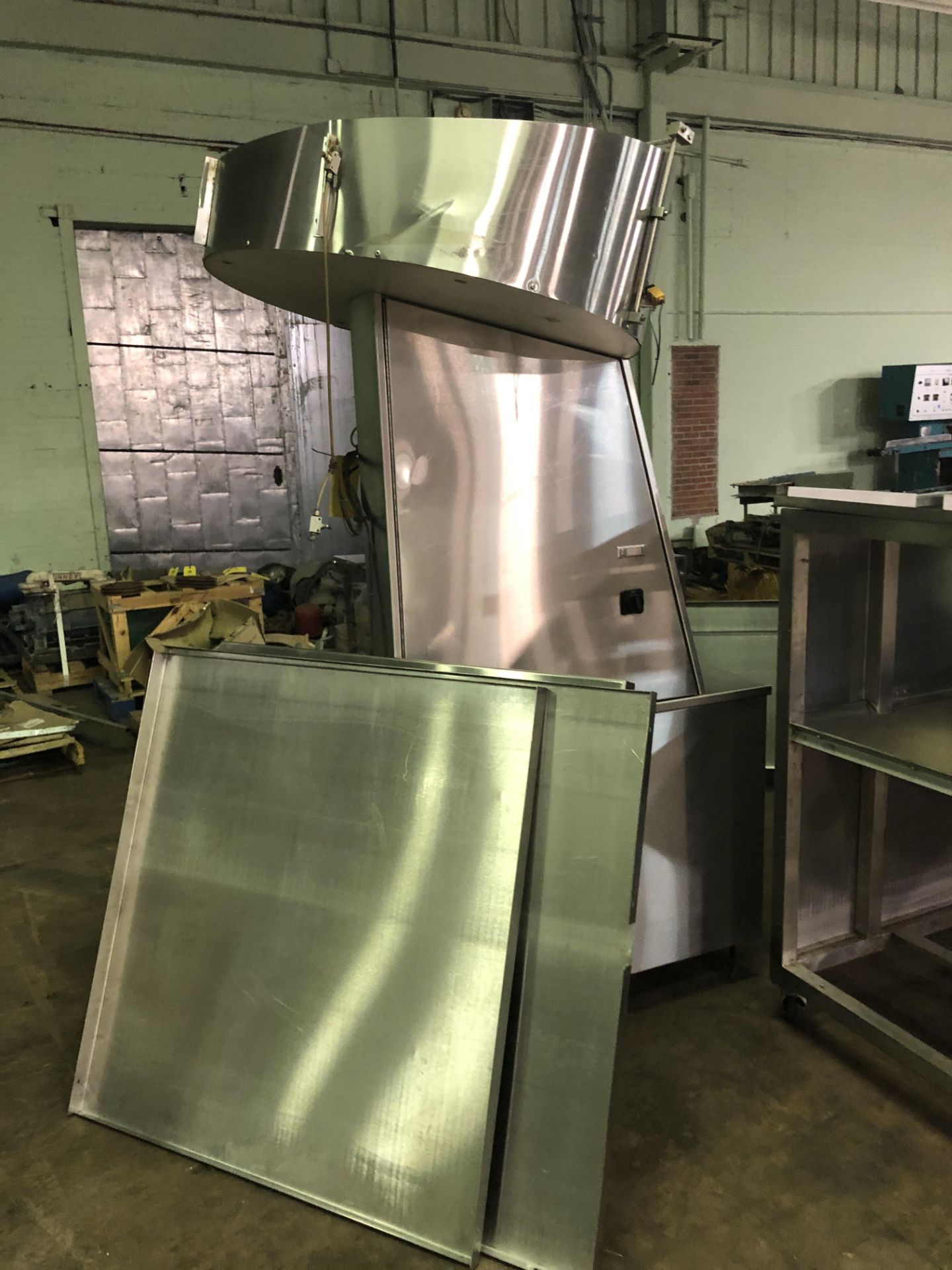 (2) Aesus Stainless Steel Feed Hopper System Bottle Unscramblers with Stainless Steel Bin with (2) S - Image 4 of 6