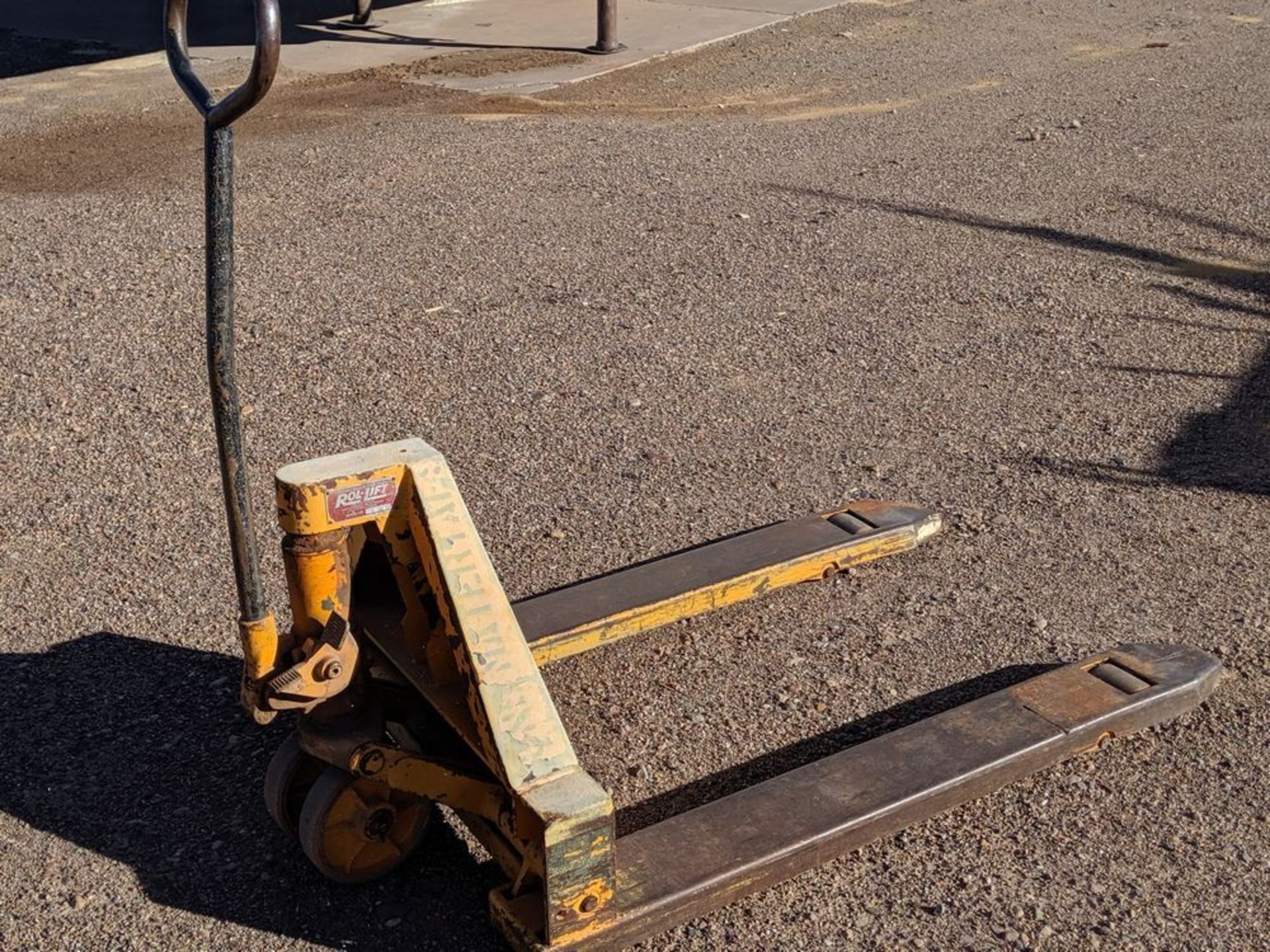 Rol-Lift Pallet Jack Serial # 23513 All items sold subject to seller confirmation within 24 hrs of - Image 2 of 2