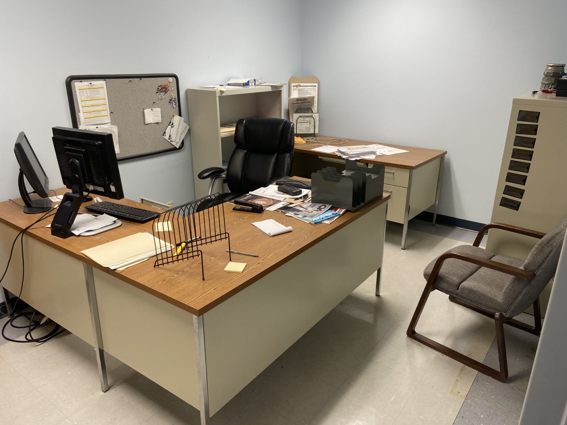 All Office Furniture (All Pictured, Buyer Has Right to Abandon Any Unwanted Items) - Image 26 of 26