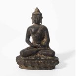 Buddha AmitabhaNepal. Bronze, brüniert. Ohne Verschluss. H 13 cm.