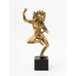 Vajravarahi-DakiniTibet. Feuervergoldete Bronze. Stellenweise mit Türkis besetzt. Die Dakini