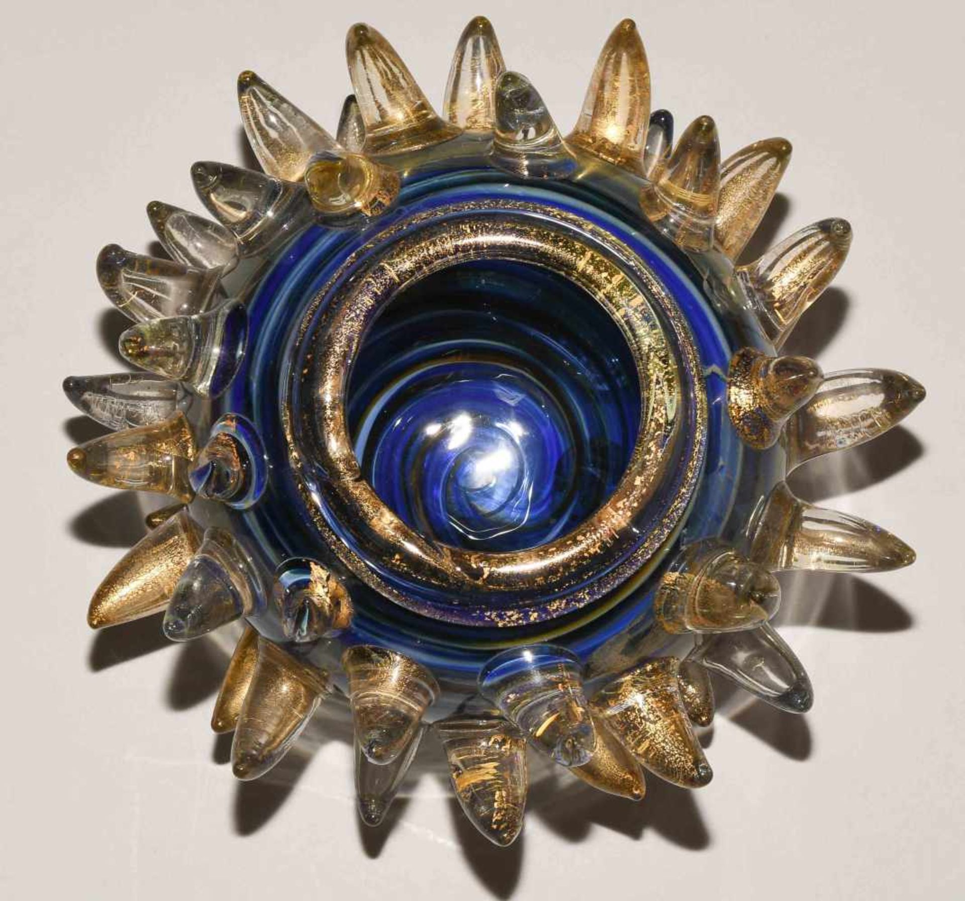 Dayle Chihuly(geb. 1941 USA)"Piccolo Venetian". Vase. Überfangglas, Zwischenschicht mit blau-gelb- - Bild 7 aus 7