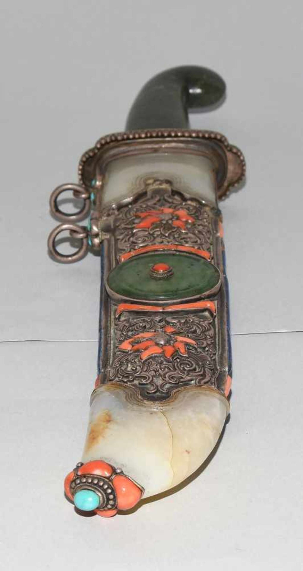 ZeremonialschwertTibet oder Mongolei. 18./19.Jh. Eisenklinge. Griff aus Nephrit-Jade. Scheide aus - Bild 6 aus 11