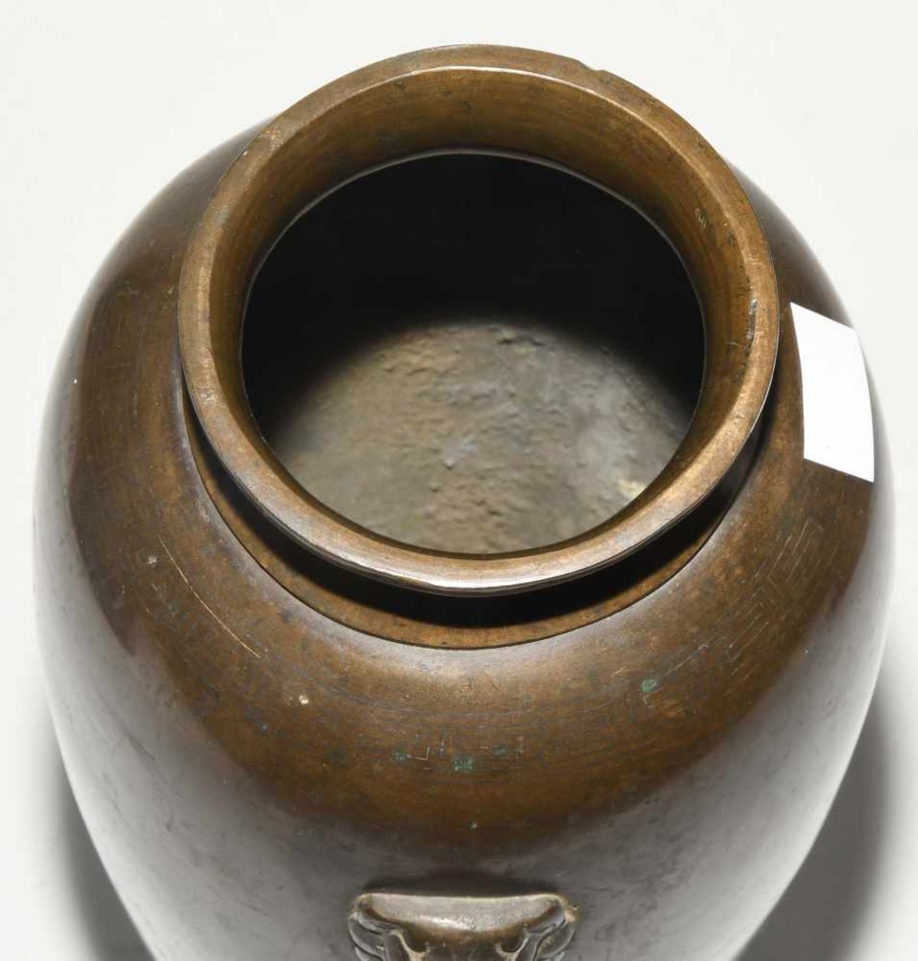 BronzevaseChina, 19.Jh. Bronze mit eingelegtem Silber. Verziert mit einem Drachen zwischen Wolken - Bild 10 aus 14
