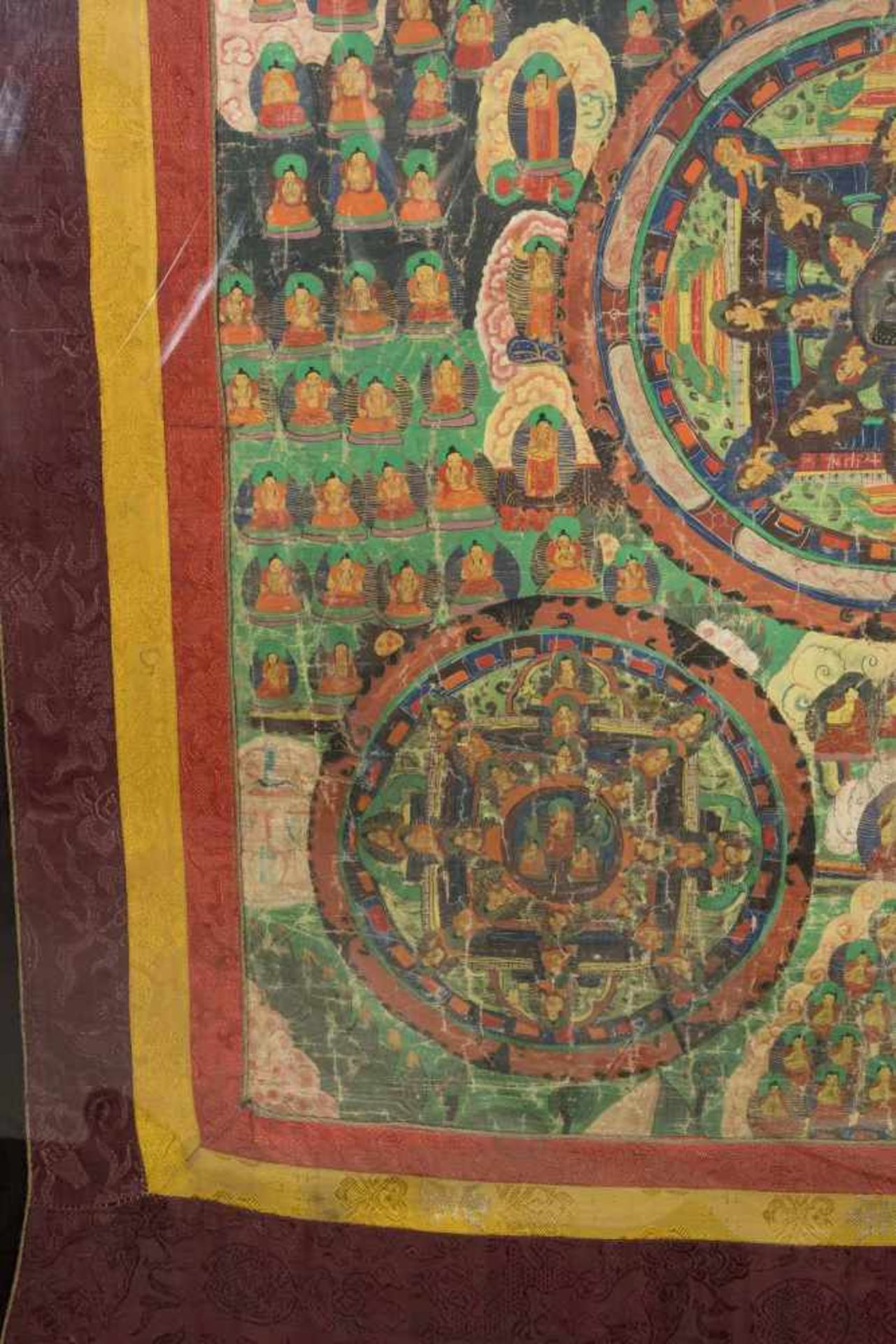 Grosses MandalaNepal, 20.Jh. Gouache auf Stoff. Kosmologisches Diagramm mit fünf Mandalas. 87x66. In - Bild 13 aus 13