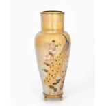 BöhmenUm 1900. Vase. Farbloses Glas mit silbergelben Kröseleinschmelzungen und Pfau in Email- und