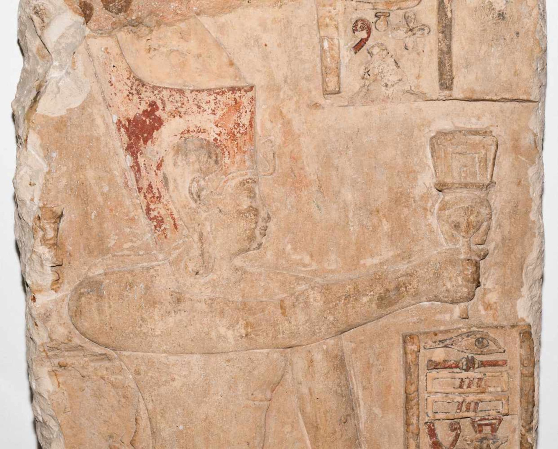 KalksteinreliefAegypten, ptolemäische Zeit, ca. 300–30 v.C. Kalkstein. Darstellung des nackten, - Bild 5 aus 11