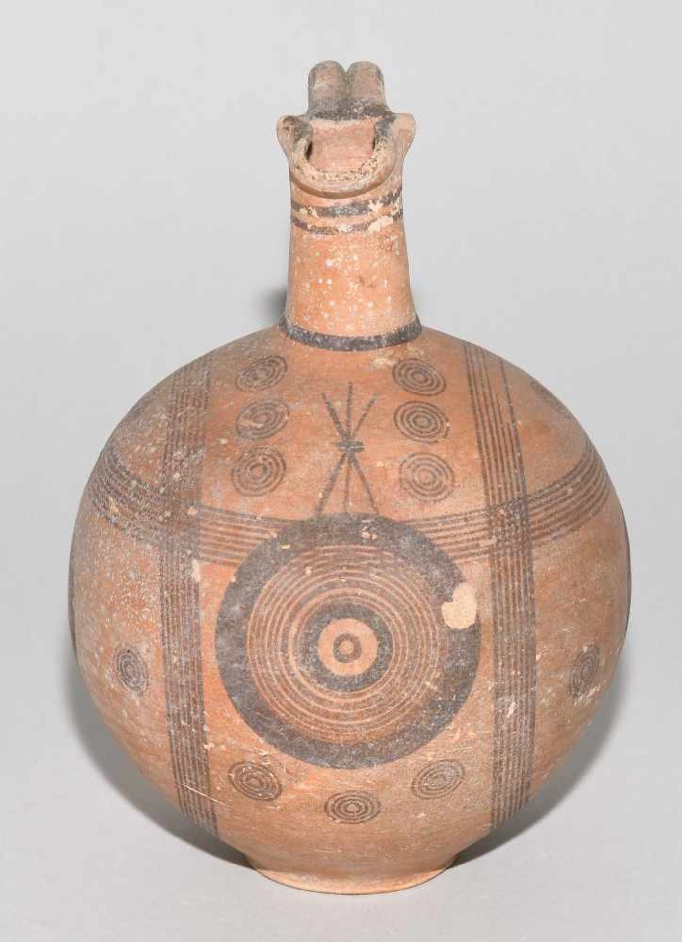 Zypriotische KanneKypro-archaisch, 750–650 v.C. Terrakotta. "Black-on-Red-Ware". Kugeliger - Bild 3 aus 7