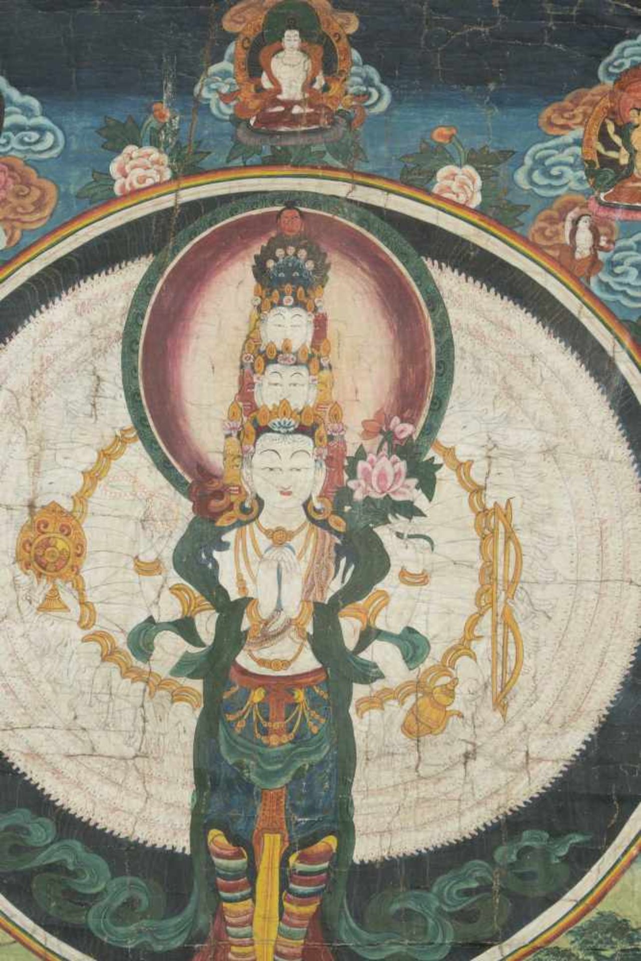 Thangka der Avalokiteshvara Sahasra-BhujaTibet. Gouache auf Stoff. Der Bodhisattva der - Bild 3 aus 7