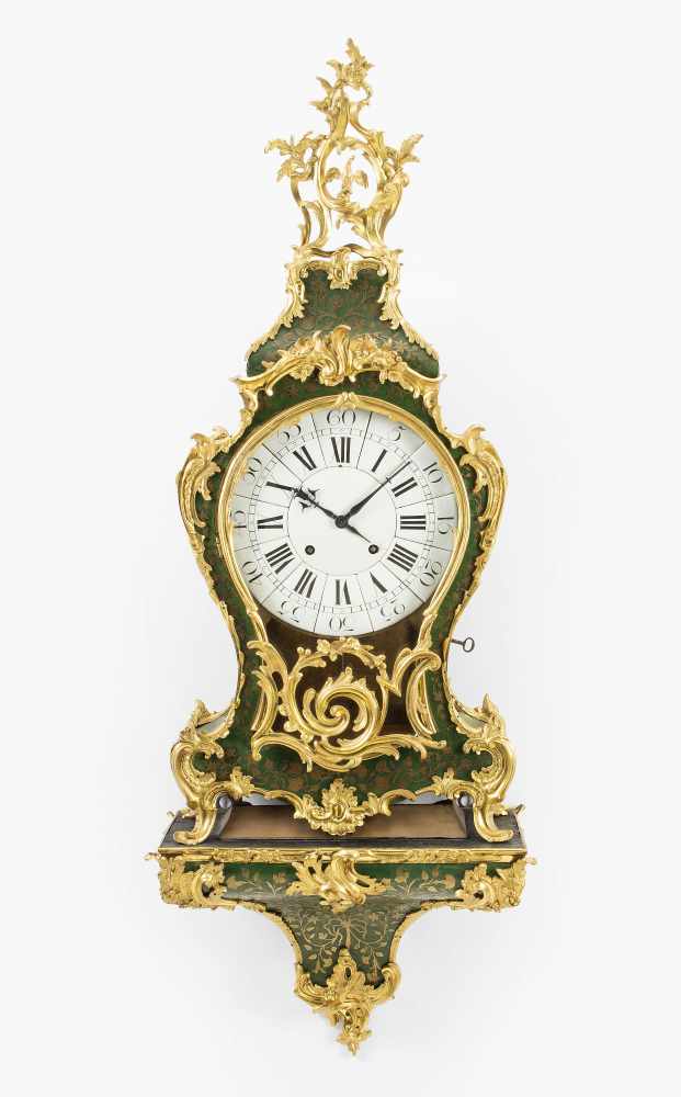 Boulle-Pendule mit SockelFrankreich, frühes 19.Jh. Grünes Schildpattgehäuse mit eingelegtem,