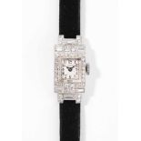 Longines Diamant-DamenuhrArt Déco. Longines für E. Gübelin. Platin. Werk Nr. 4374069. 6 Diamant-