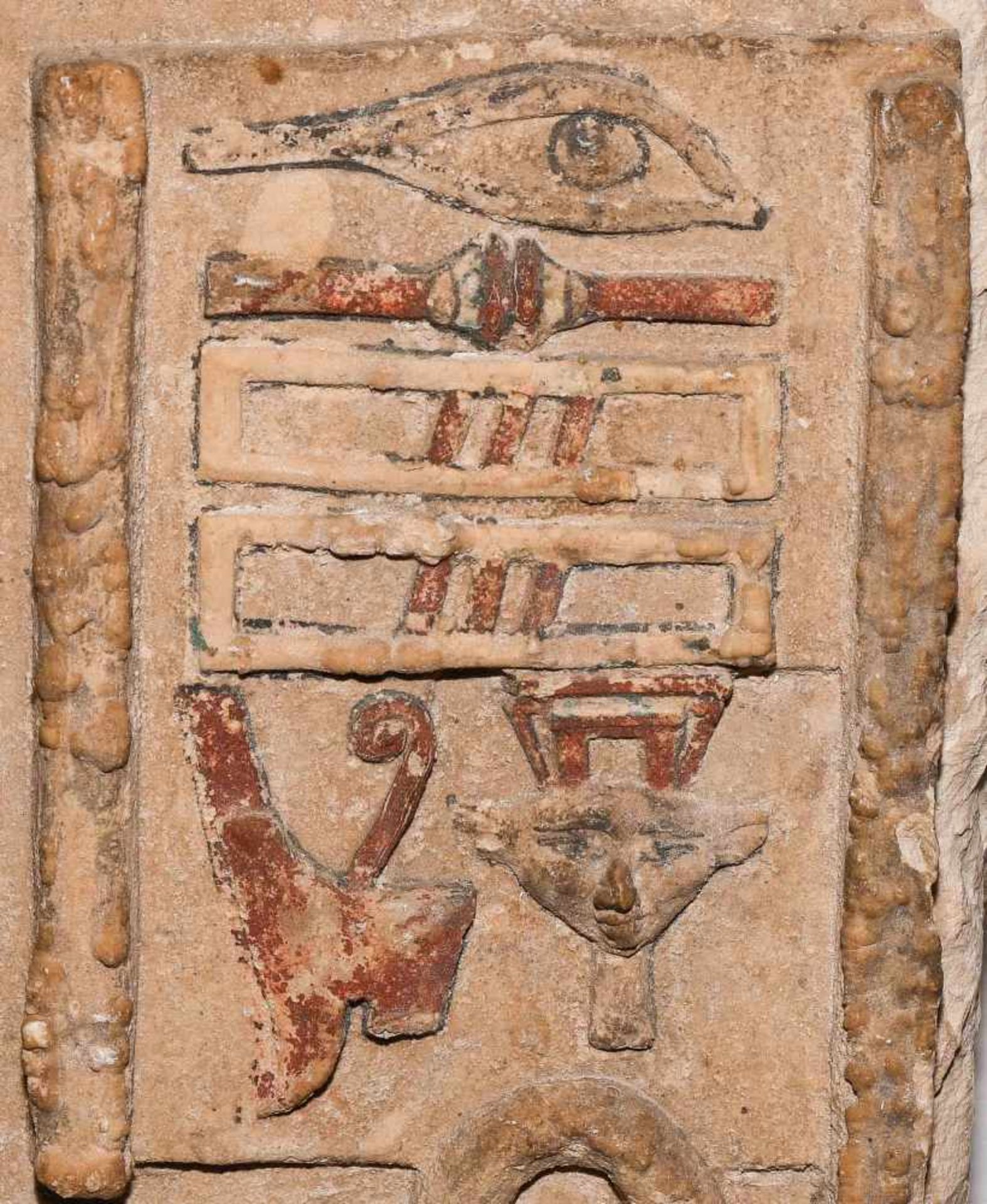 KalksteinreliefAegypten, ptolemäische Zeit, ca. 300–30 v.C. Kalkstein. Darstellung des nackten, - Bild 9 aus 11