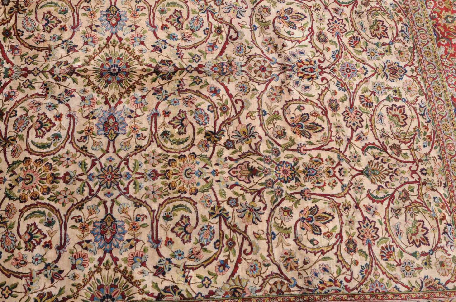 Kashan-SeideWohl Ägypten, um 1960. Flormaterial reine Seide. Dichtes florales Werk. Weisses, - Bild 6 aus 16