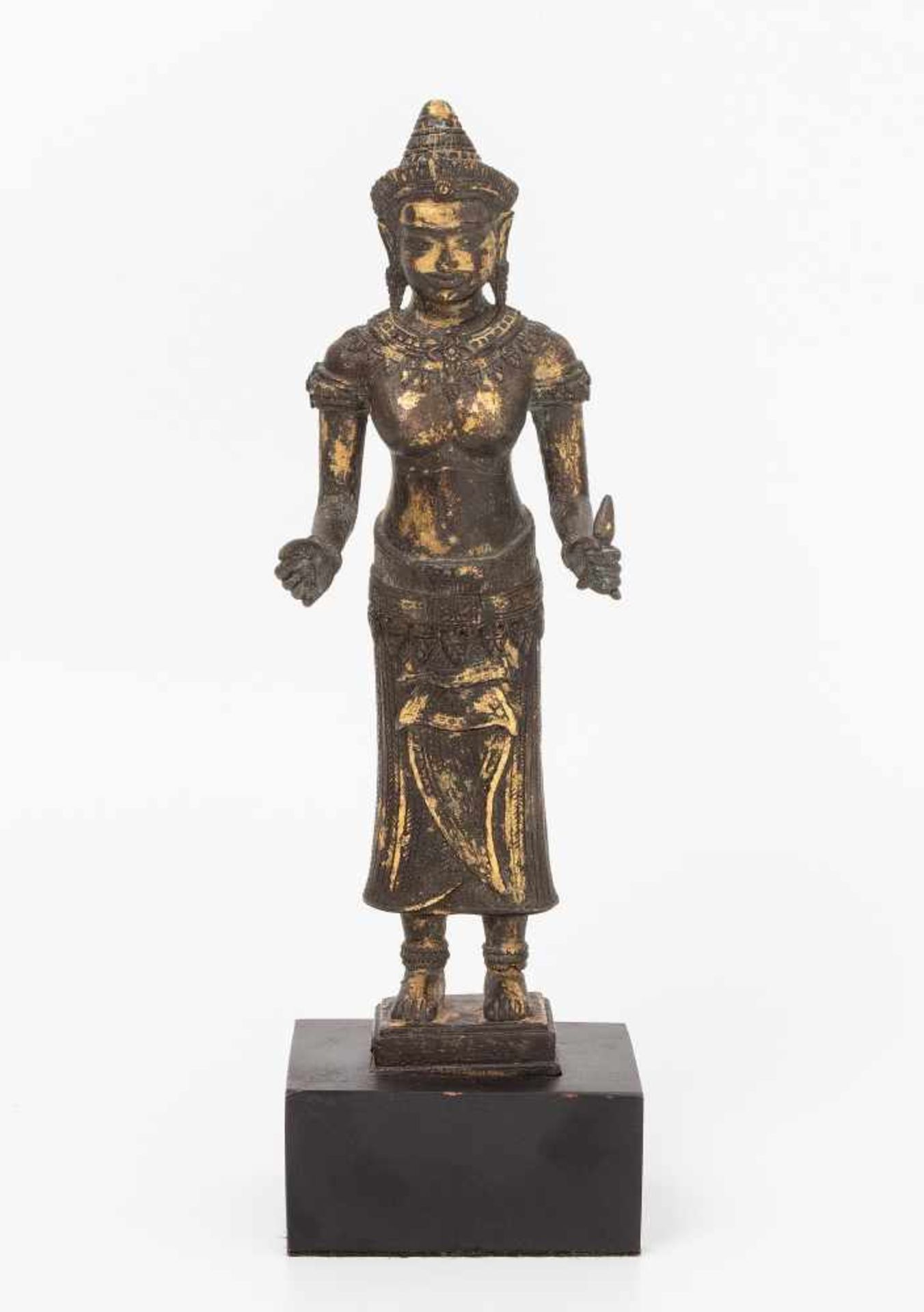 Bronzefigur der Göttin UmaKhmer, Angkor Watt Stil, 12./13.Jh. Bronze mit Resten von Vergoldung.